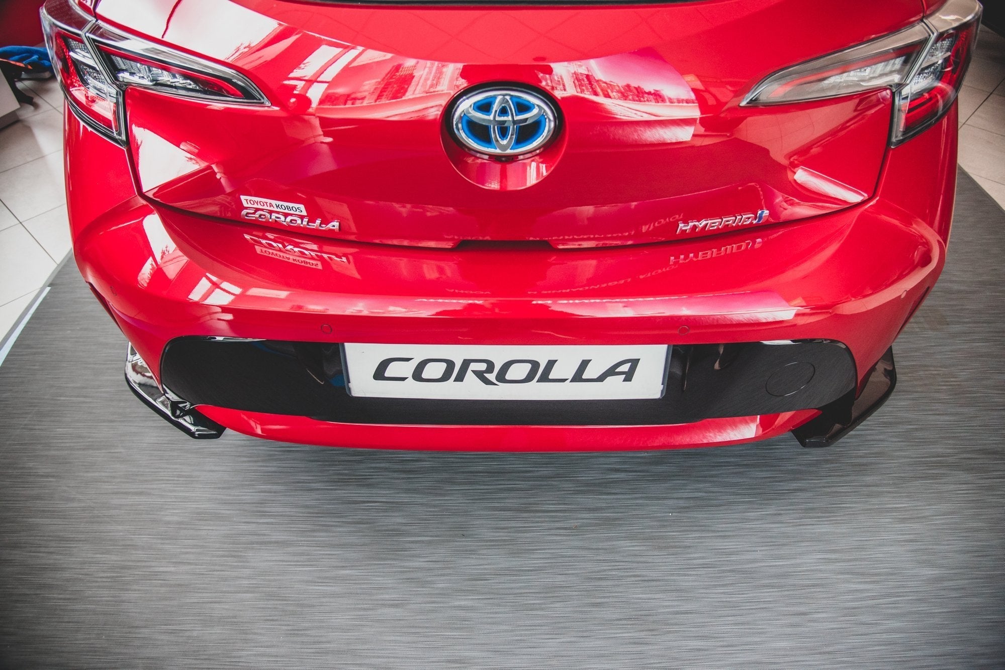 Maxton Design Splitters laterales traseros para Toyota Corolla Mk12 Hatchback - imagen 5