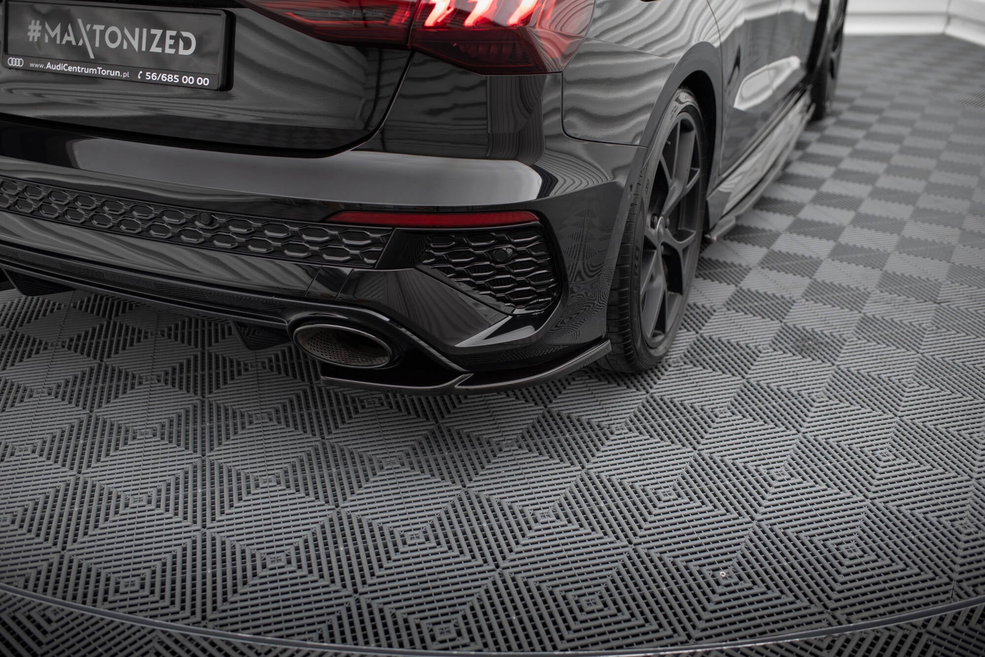 Maxton Design Splitters laterales traseros V.1 para Audi RS3 Sportback 8Y - imagen 1