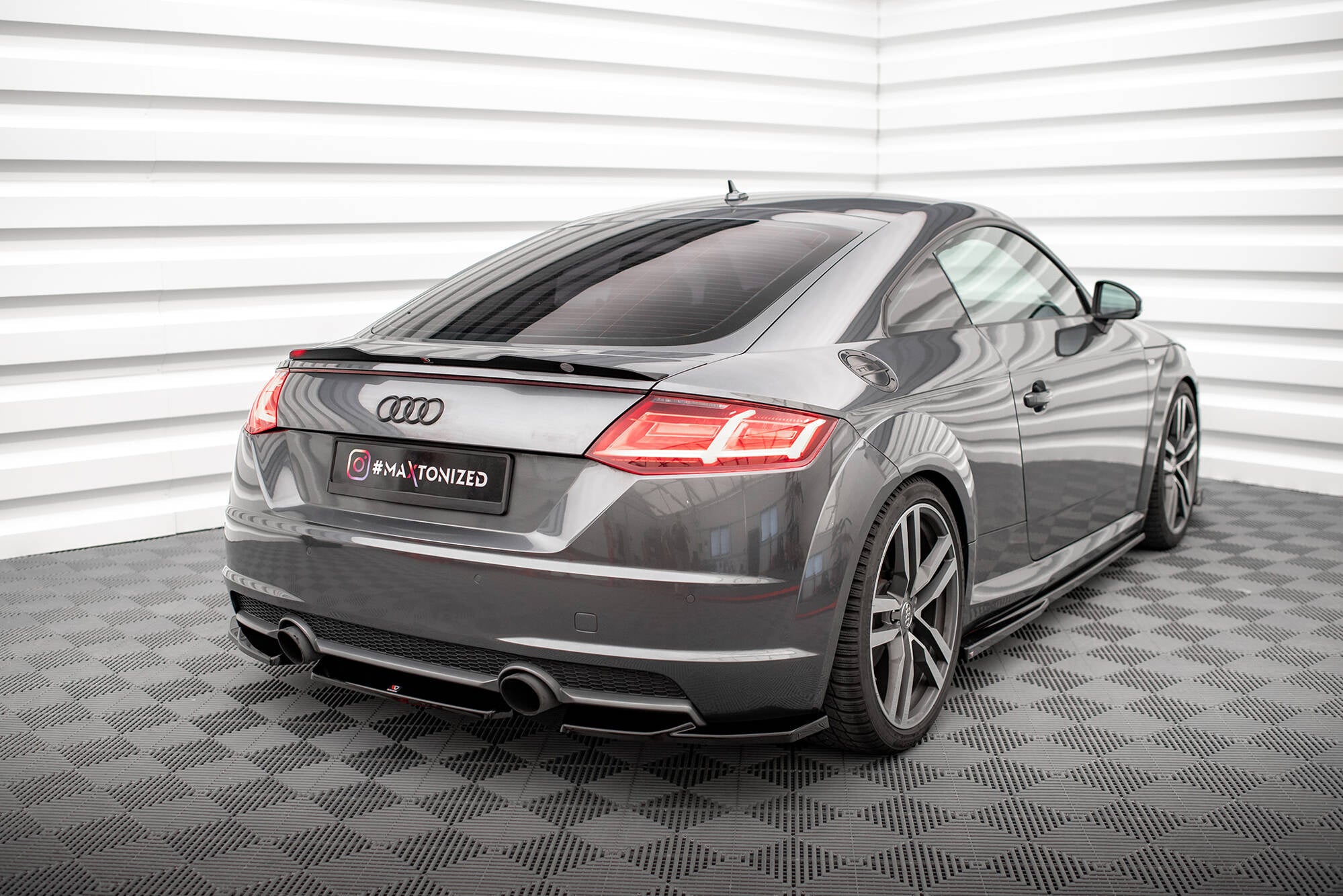 Maxton Design Splitters laterales traseros V.1 para Audi TT S-Line 8S - imagen 2