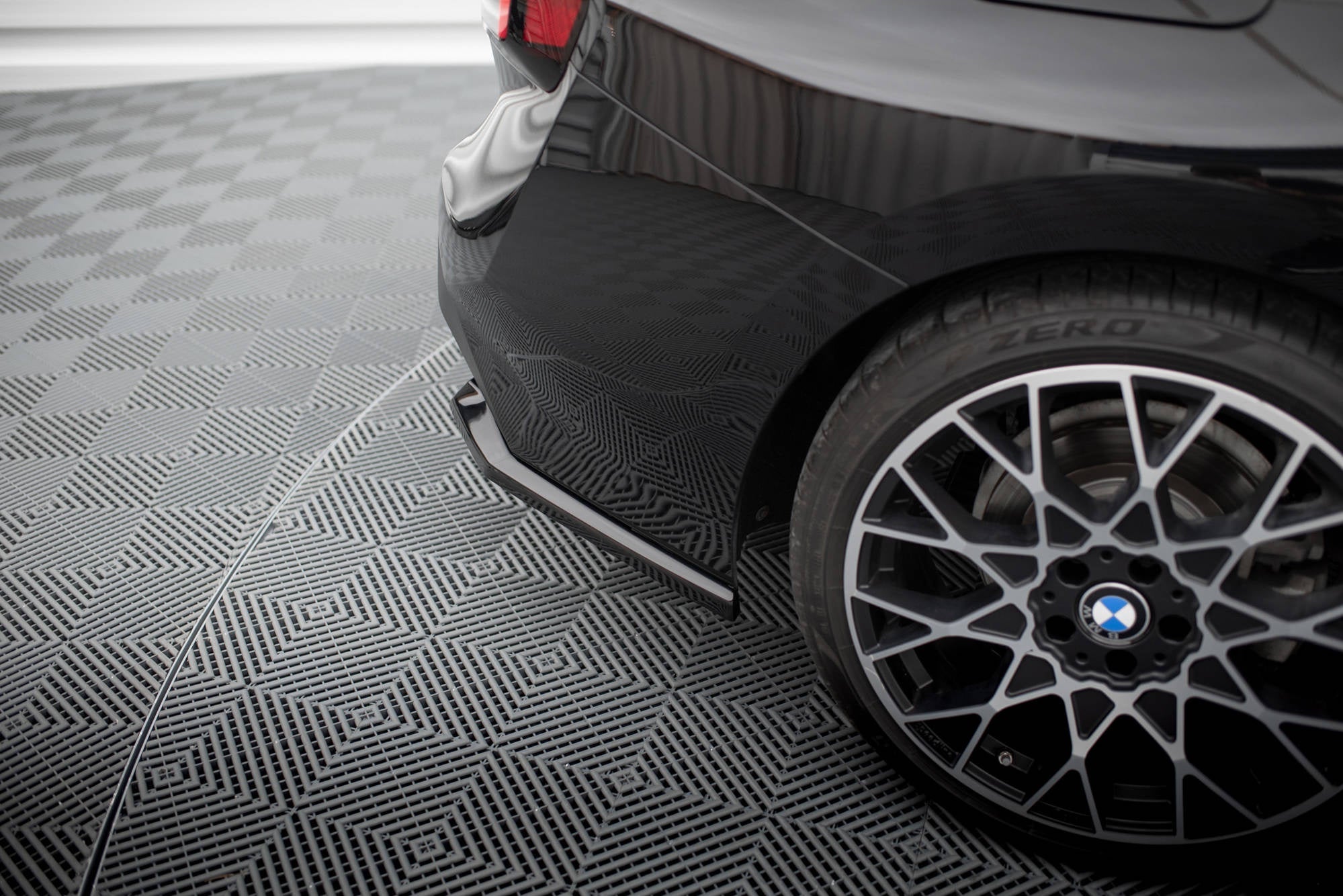 Maxton Design Splitters laterales traseros V.1 para BMW 2 Coupe G42 - imagen 2