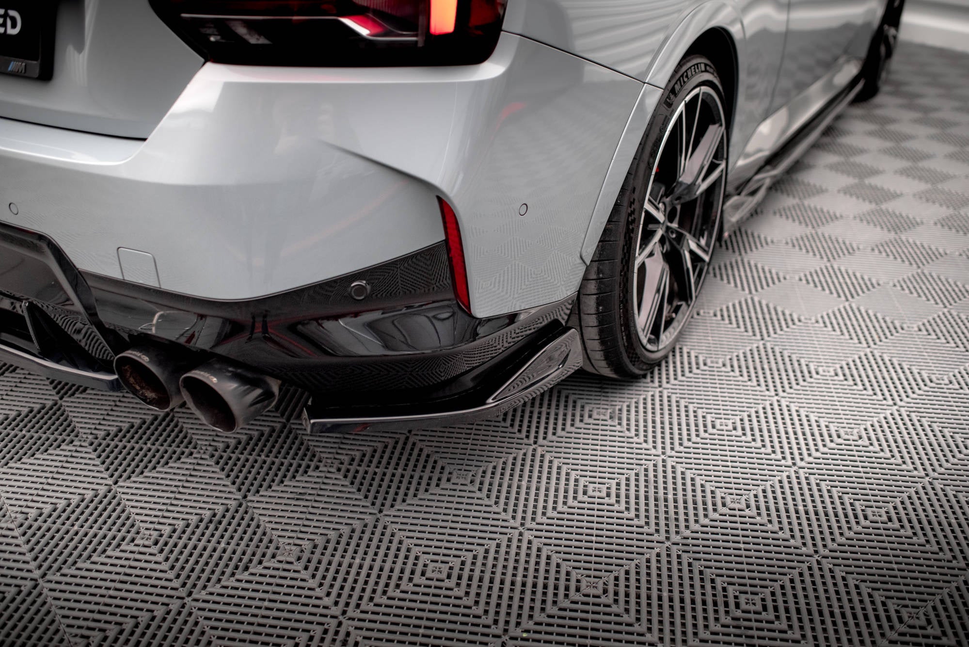 Maxton Design Splitters laterales traseros V.1 para BMW 2 Coupe M240i G42 - imagen 1