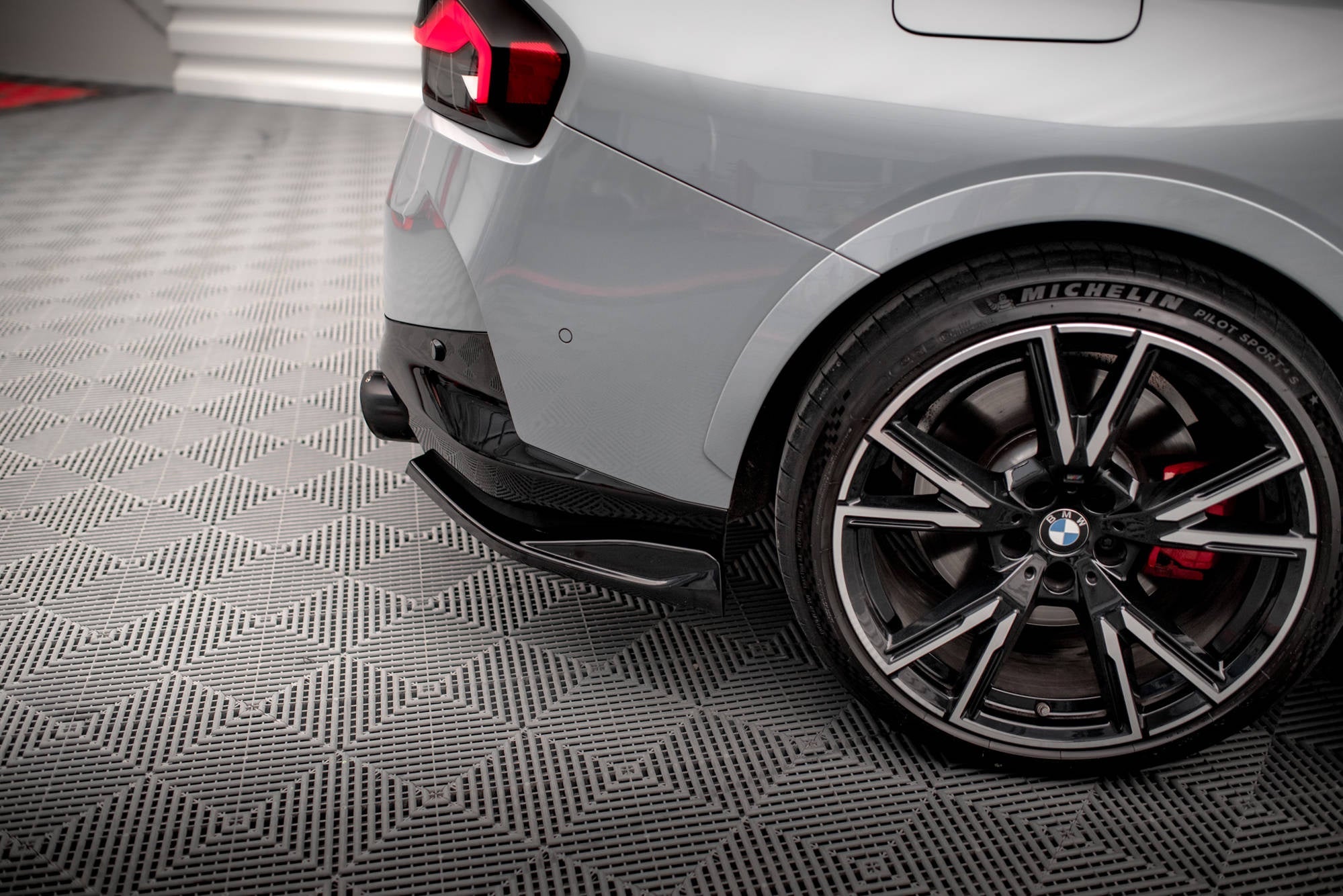 Maxton Design Splitters laterales traseros V.1 para BMW 2 Coupe M240i G42 - imagen 3