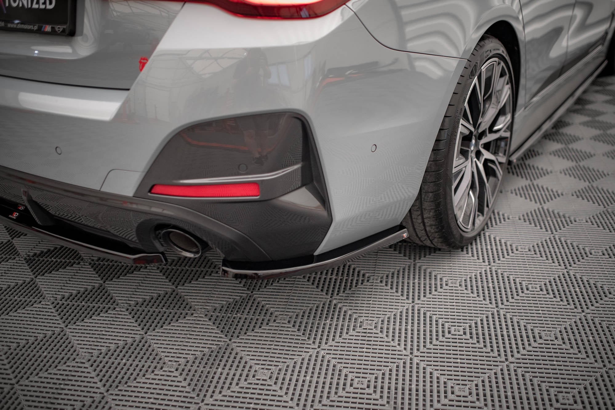 Maxton Design Splitters laterales traseros V.1 para BMW 4 Gran Coupe M-Pack G26 - imagen 1