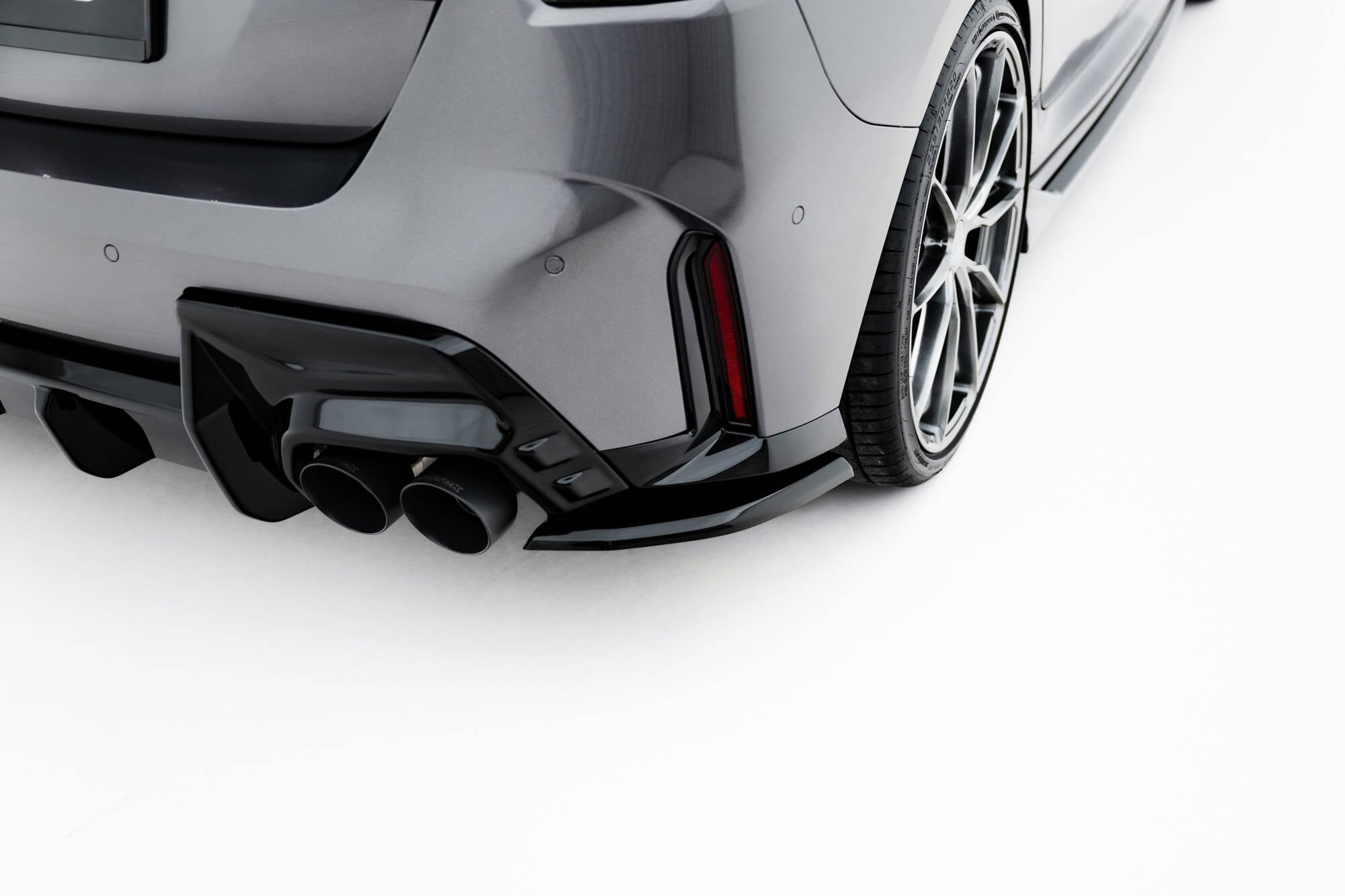 Maxton Design Splitters laterales traseros V.1 para BMW M135i F70 - imagen 1