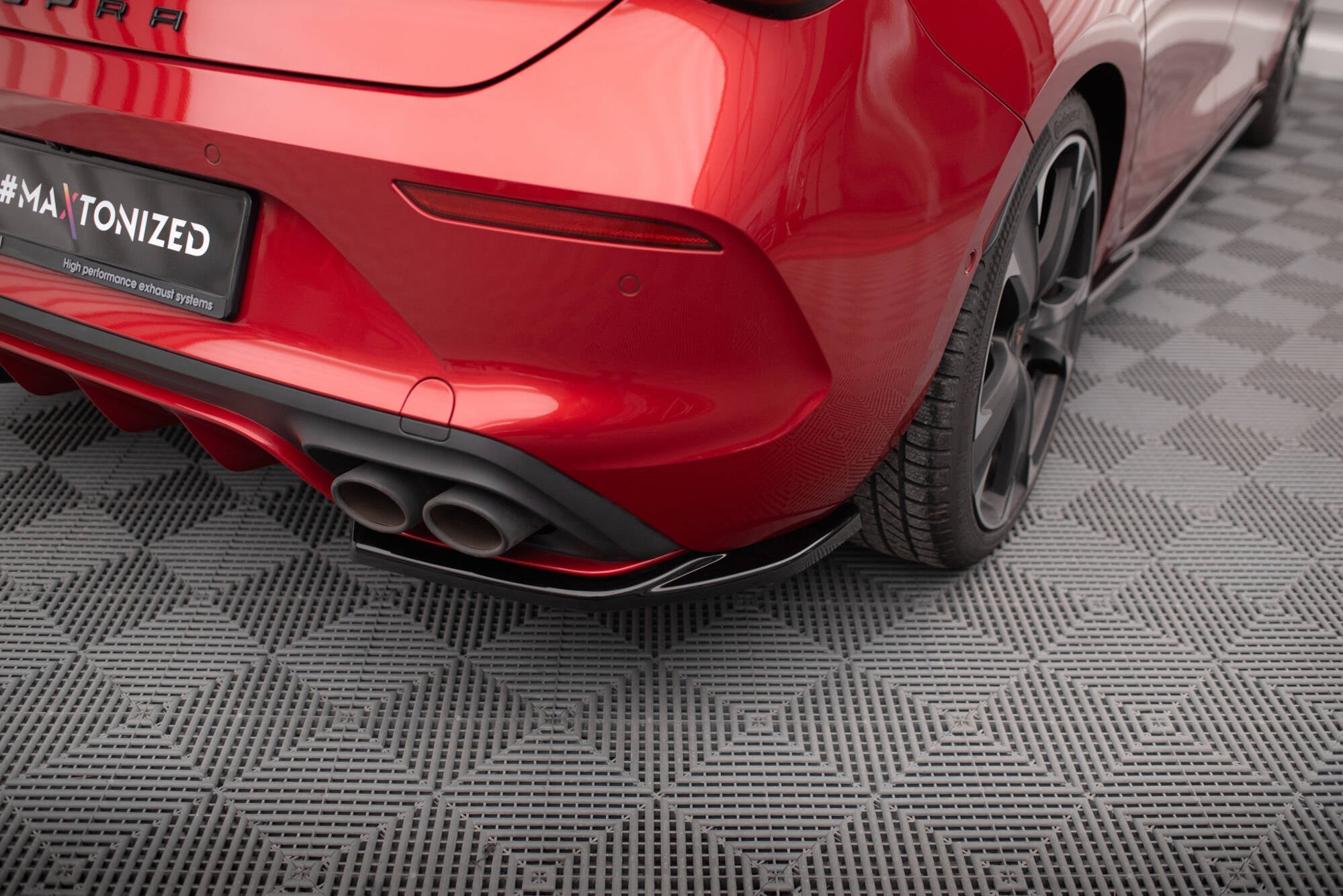 Maxton Design Splitters laterales traseros V.1 para Cupra Leon Hatchback Mk1 - imagen 1