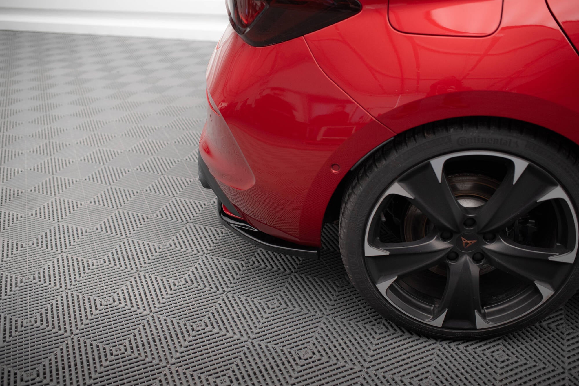 Maxton Design Splitters laterales traseros V.1 para Cupra Leon Hatchback Mk1 - imagen 2