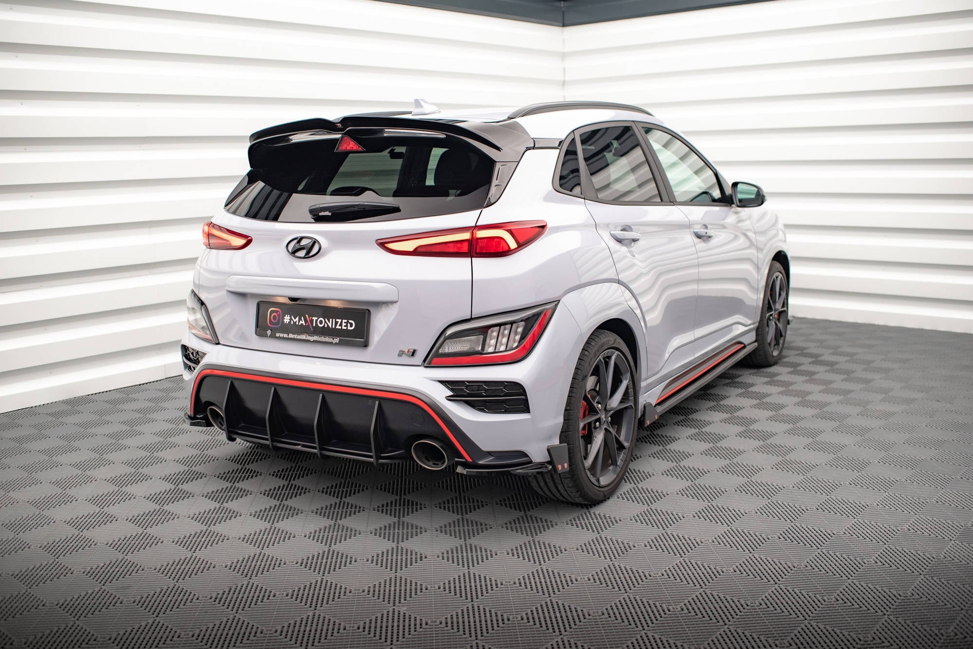 Maxton Design Splitters laterales traseros V.1 + Flaps para Hyundai Kona N Mk1 - imagen 2