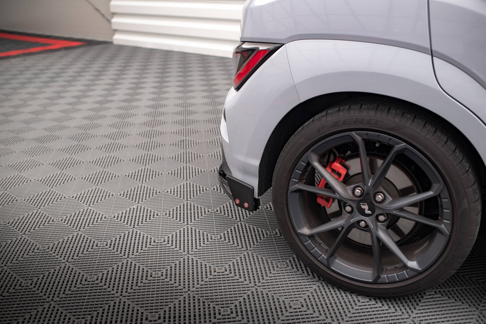 Maxton Design Splitters laterales traseros V.1 + Flaps para Hyundai Kona N Mk1 - imagen 3
