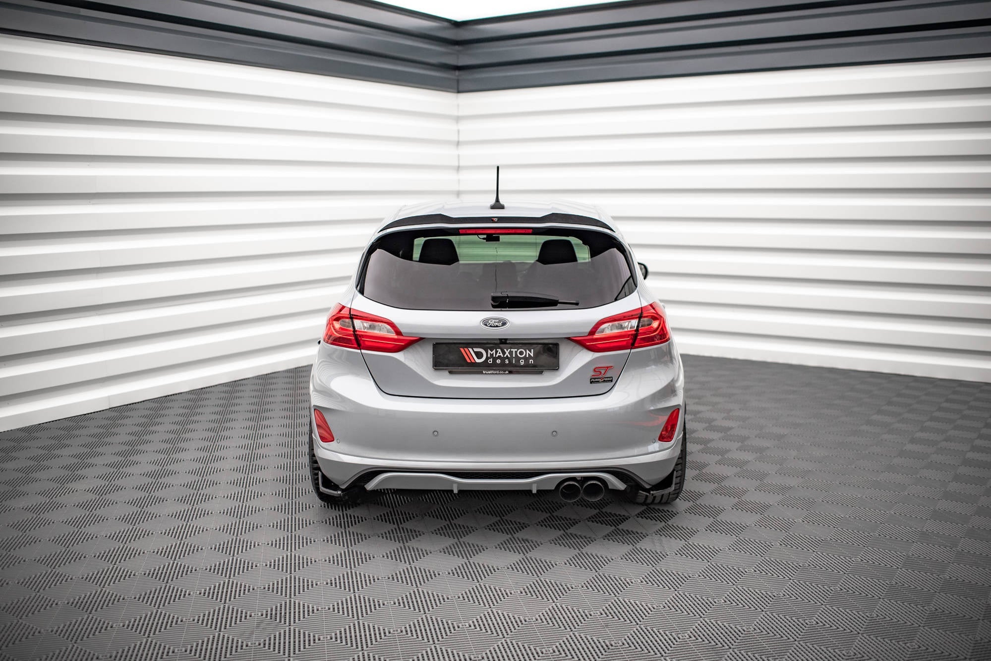 Maxton Design Splitters laterales traseros V.1 para Ford Fiesta ST Mk8 - imagen 2
