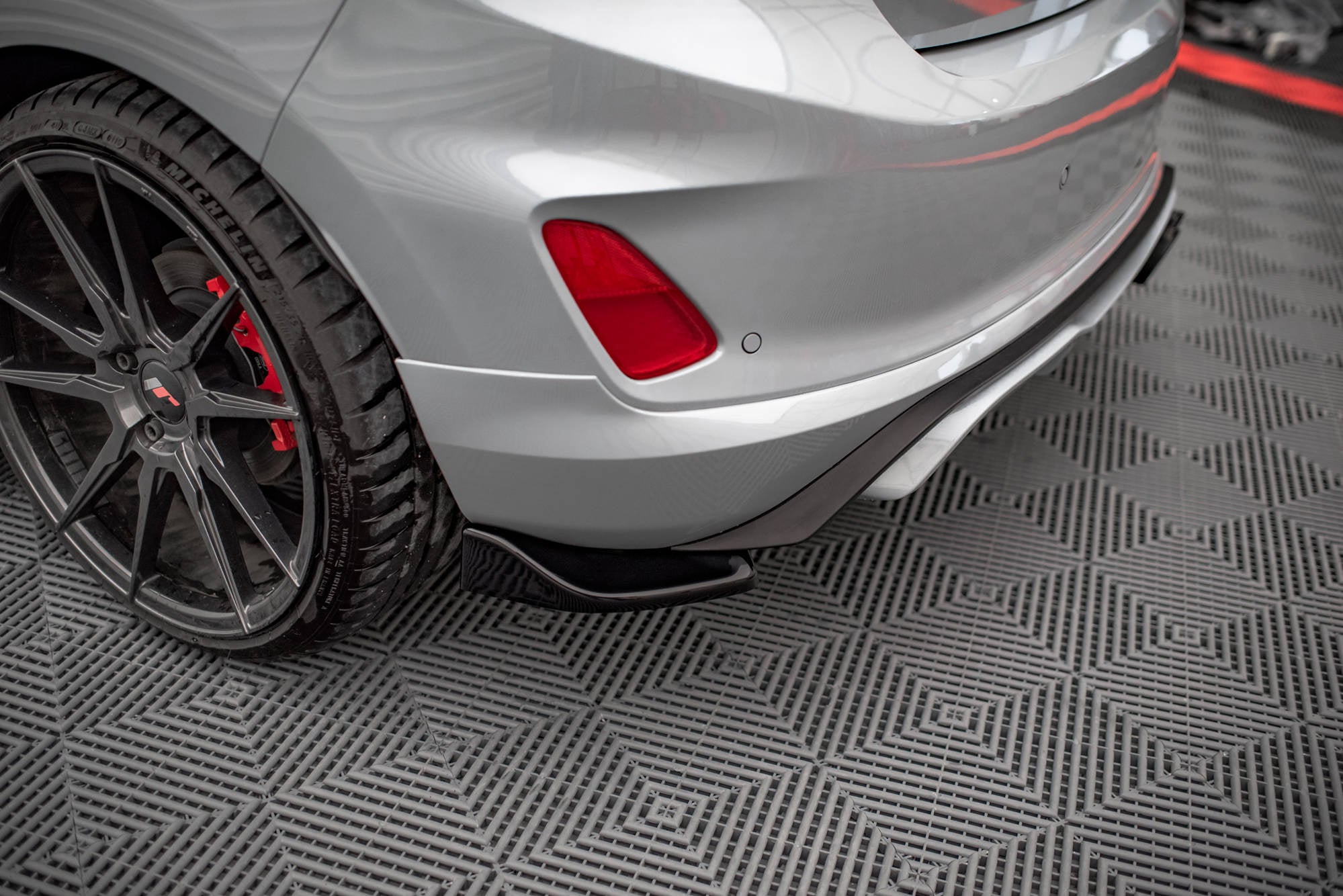 Maxton Design Splitters laterales traseros V.1 para Ford Fiesta ST Mk8 - imagen 3