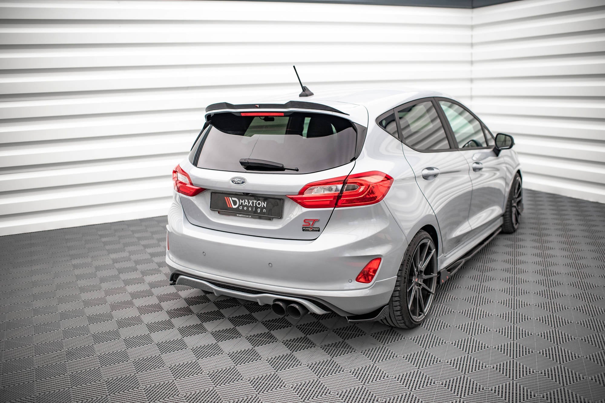 Maxton Design Splitters laterales traseros V.1 para Ford Fiesta ST Mk8 - imagen 4