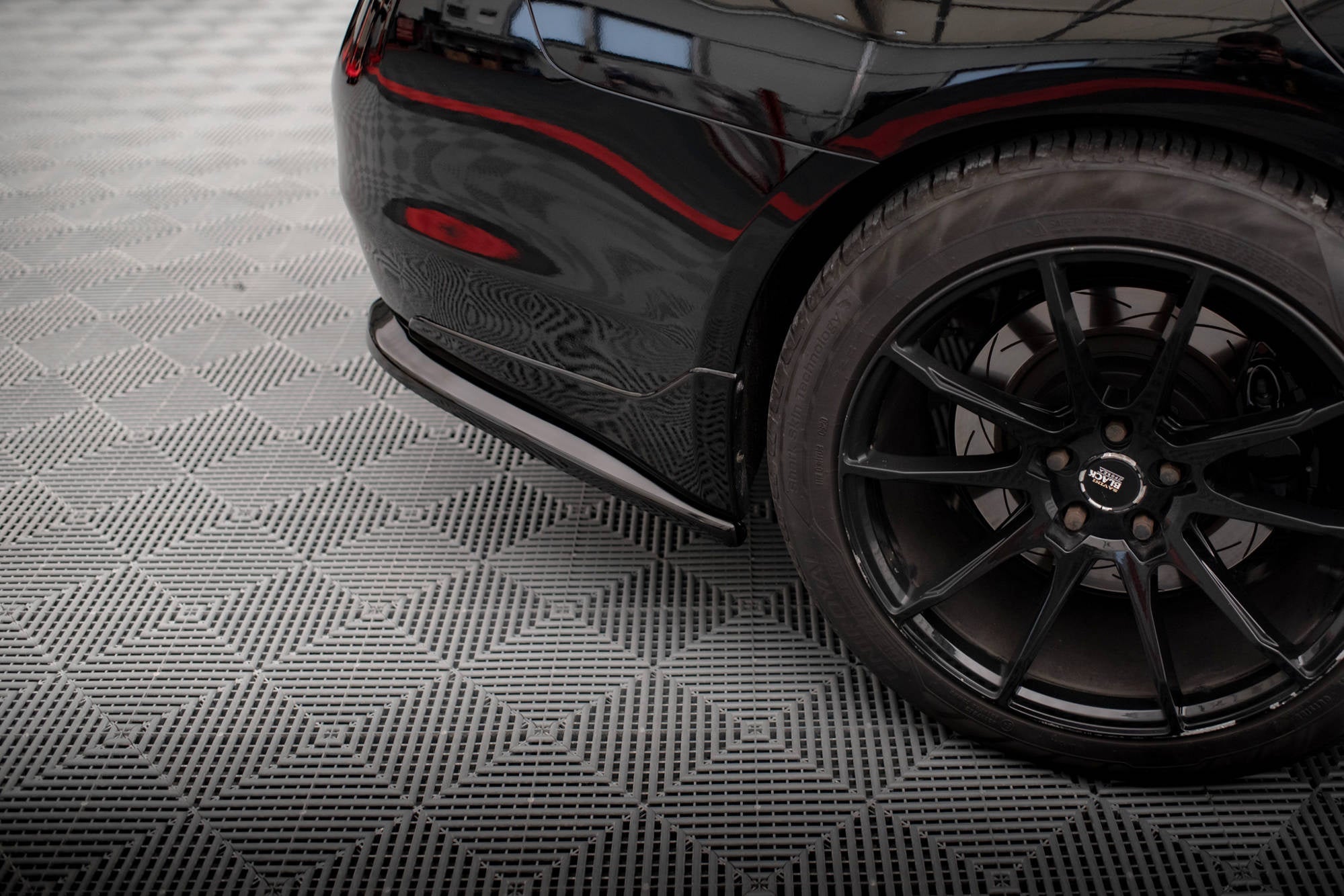 Maxton Design Splitters laterales traseros V.1 para Infiniti Q50 S Mk1 - imagen 3