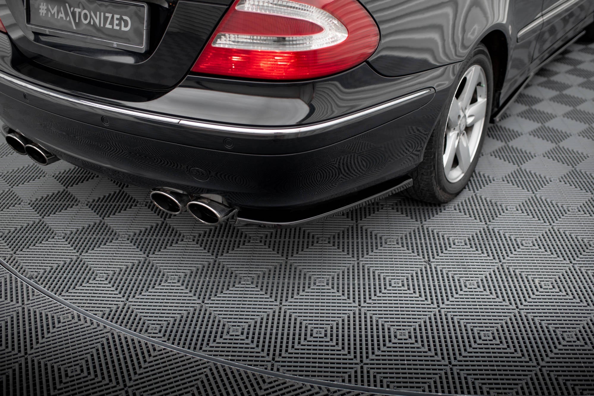 Maxton Design Splitters laterales traseros V.1 para Mercedes-Benz CLK W209 - imagen 1