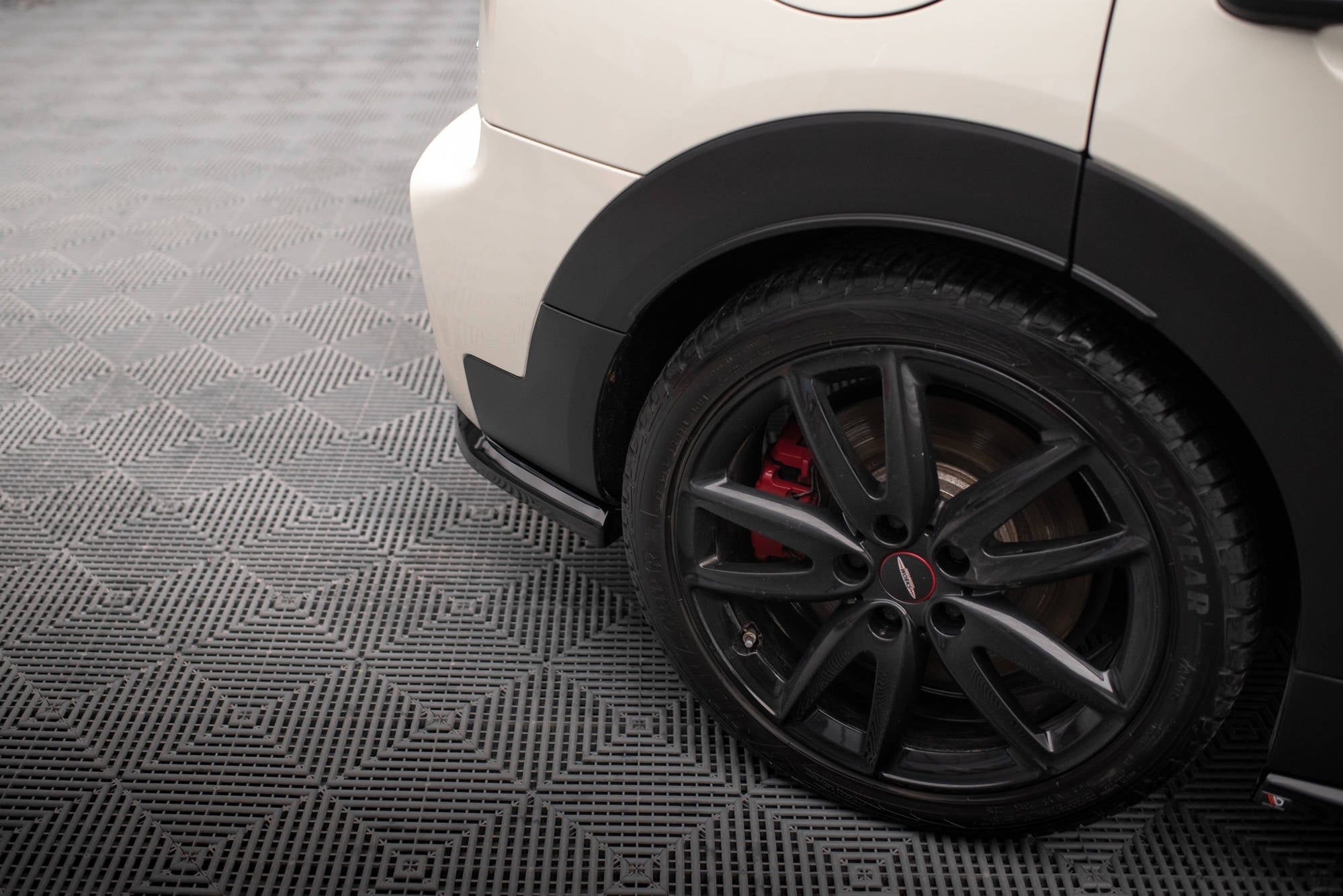 Maxton Design Splitters laterales traseros V.1 para Mini Cooper Clubman John Cooper Works F54 Facelift - imagen 2