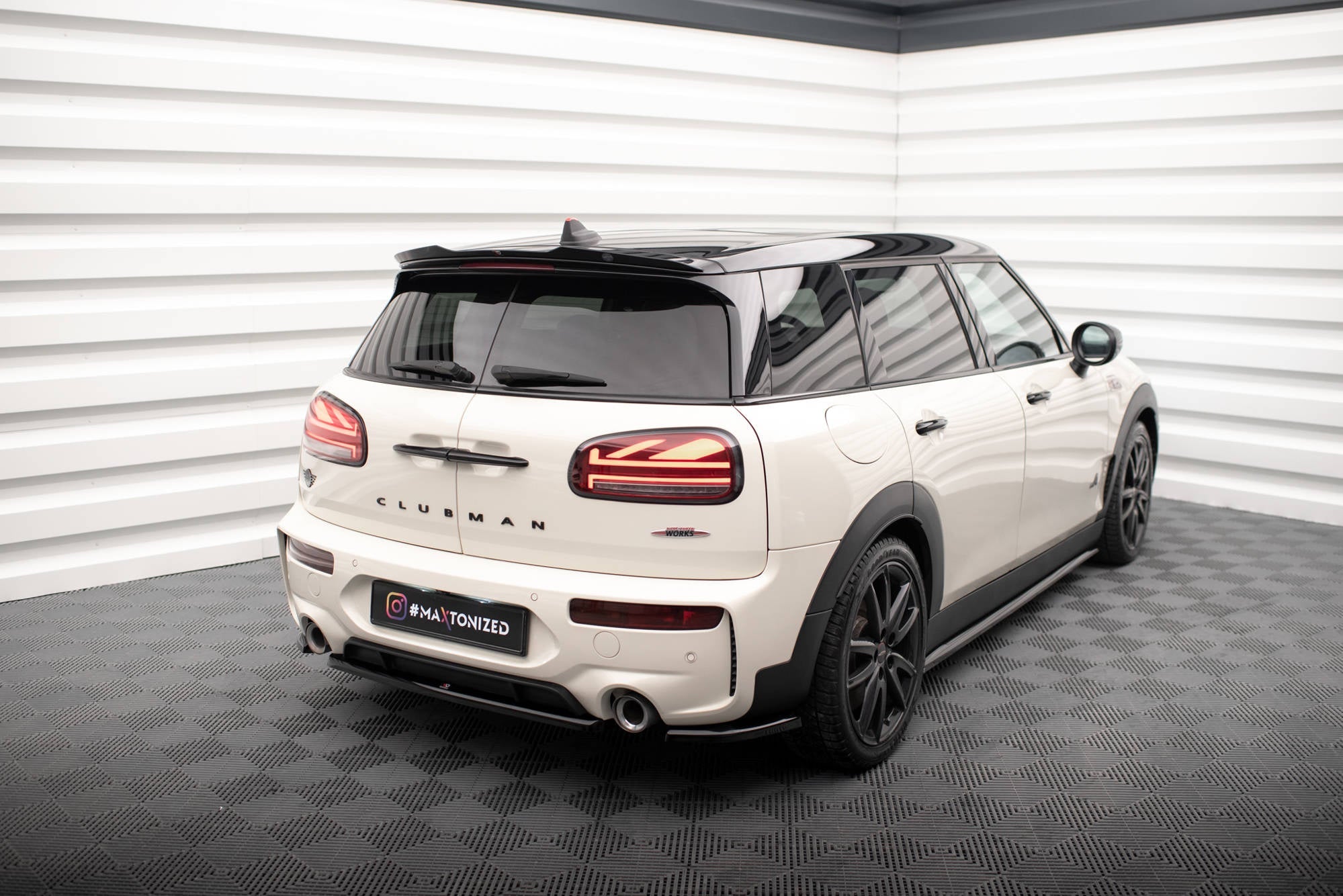 Maxton Design Splitters laterales traseros V.1 para Mini Cooper Clubman John Cooper Works F54 Facelift - imagen 3