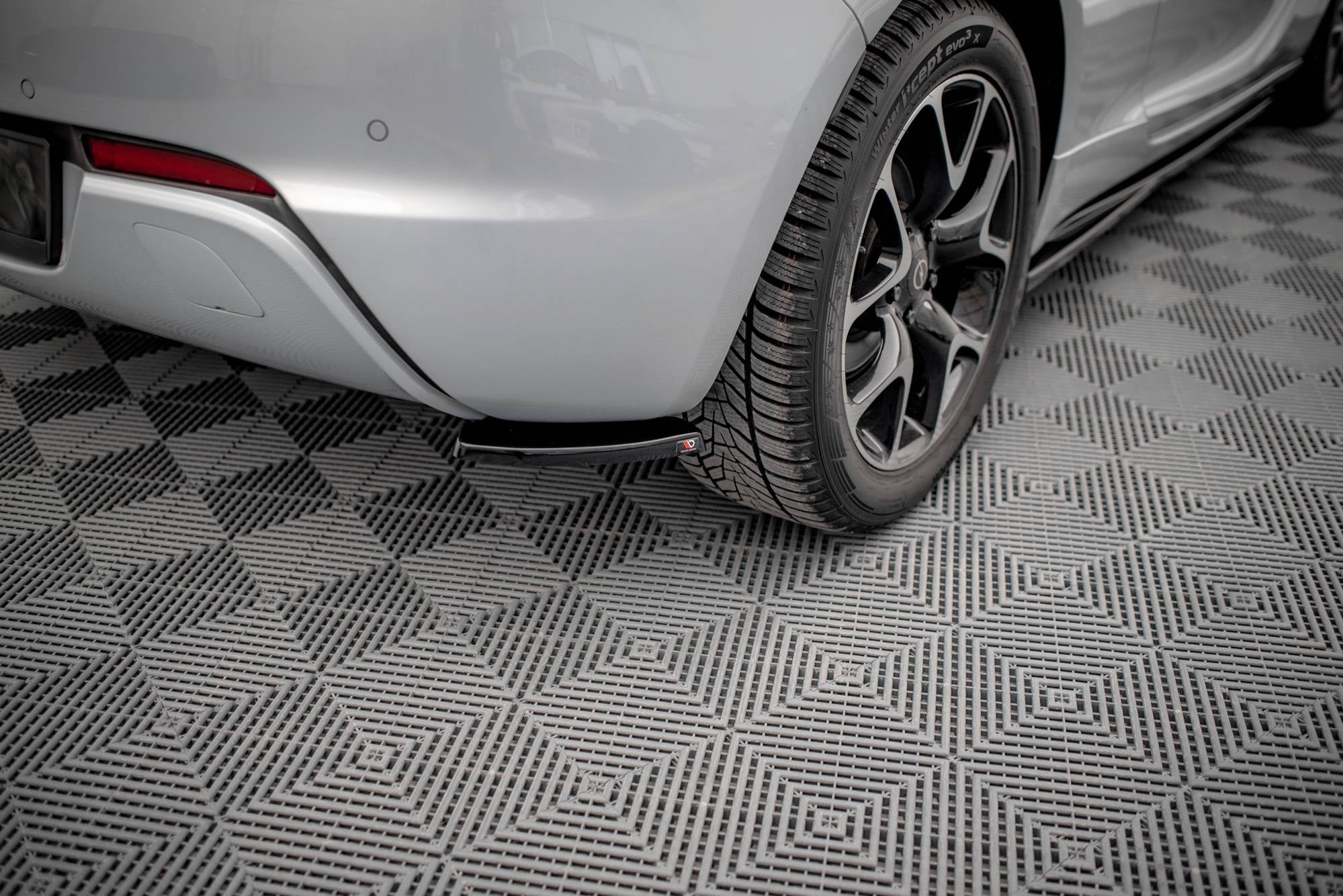 Maxton Design Splitters laterales traseros V.1 para Opel Astra GTC OPC-Line J - imagen 1