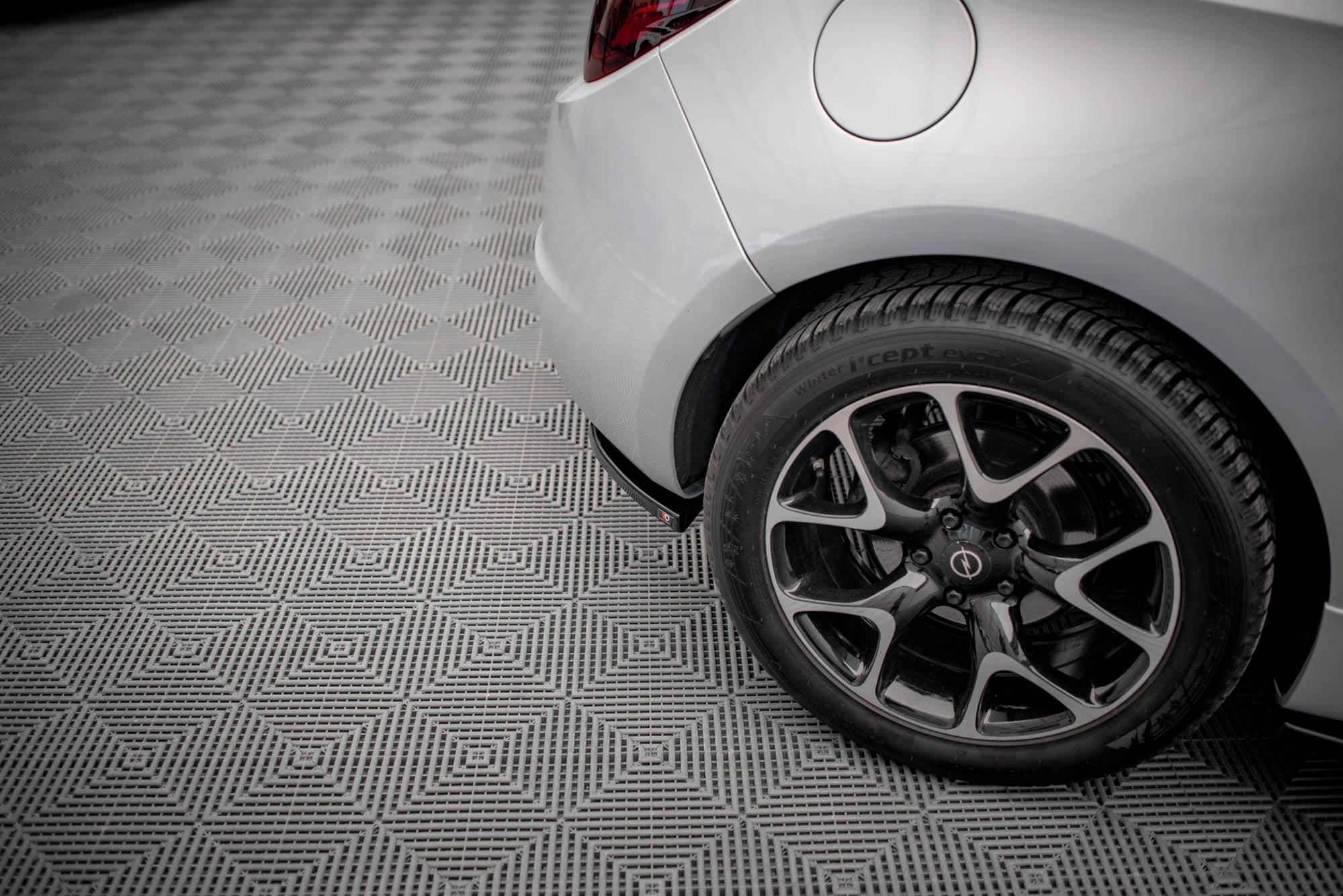Maxton Design Splitters laterales traseros V.1 para Opel Astra GTC OPC-Line J - imagen 2