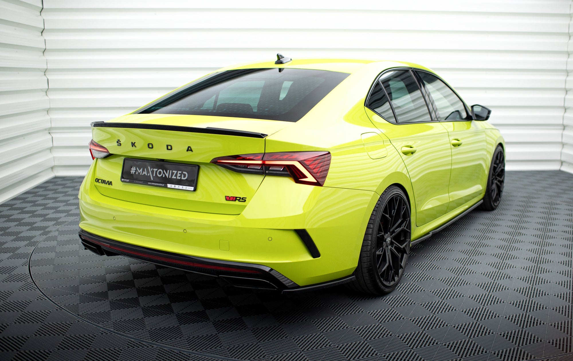 Maxton Design Splitters laterales traseros V.1 para Skoda Octavia RS Mk4 - imagen 2