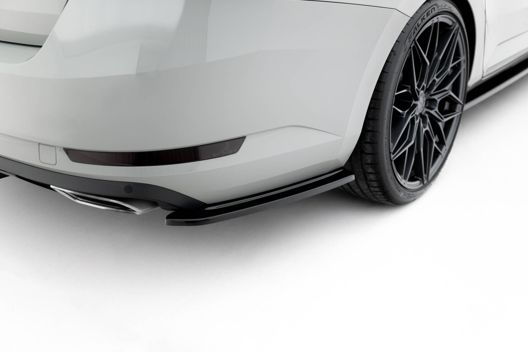 Maxton Design Splitters laterales traseros V.1 para Skoda Superb Liftback / Combi Mk3 - imagen 1