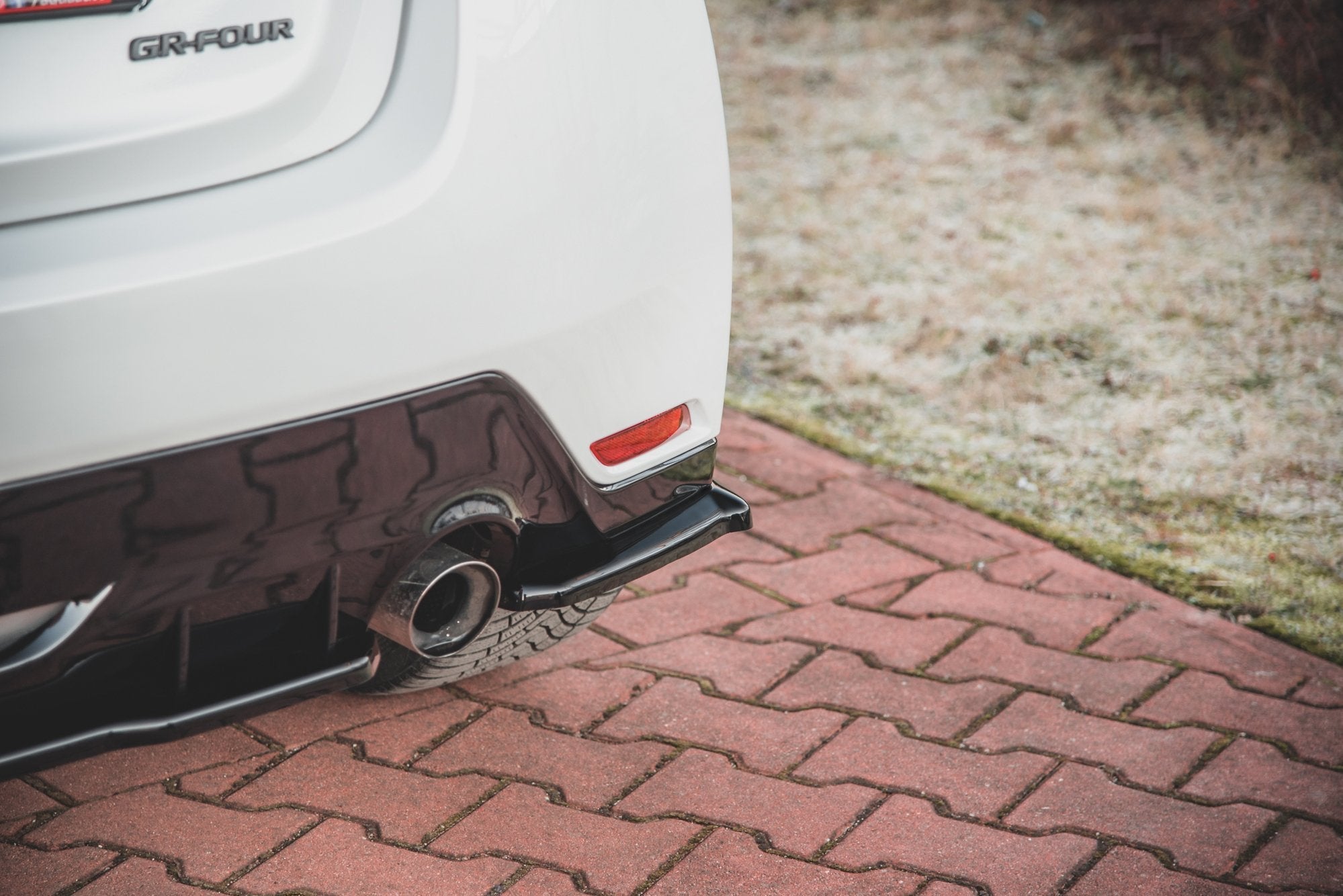 Maxton Design Splitters laterales traseros V.1 para Toyota GR Yaris Mk4 - imagen 4