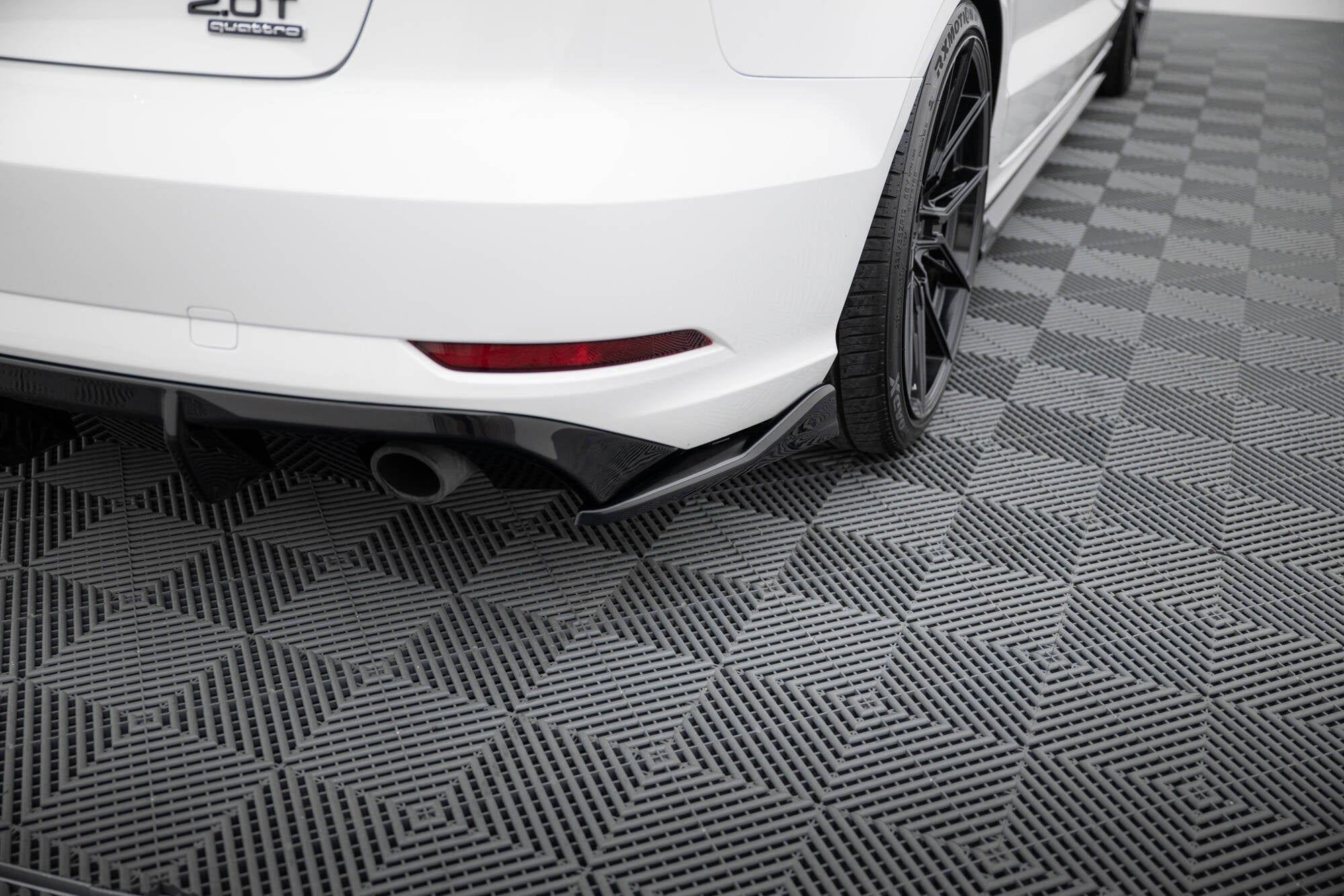 Maxton Design Splitters laterales traseros V.2 para Audi A3 Sedan 8V Facelift - imagen 1