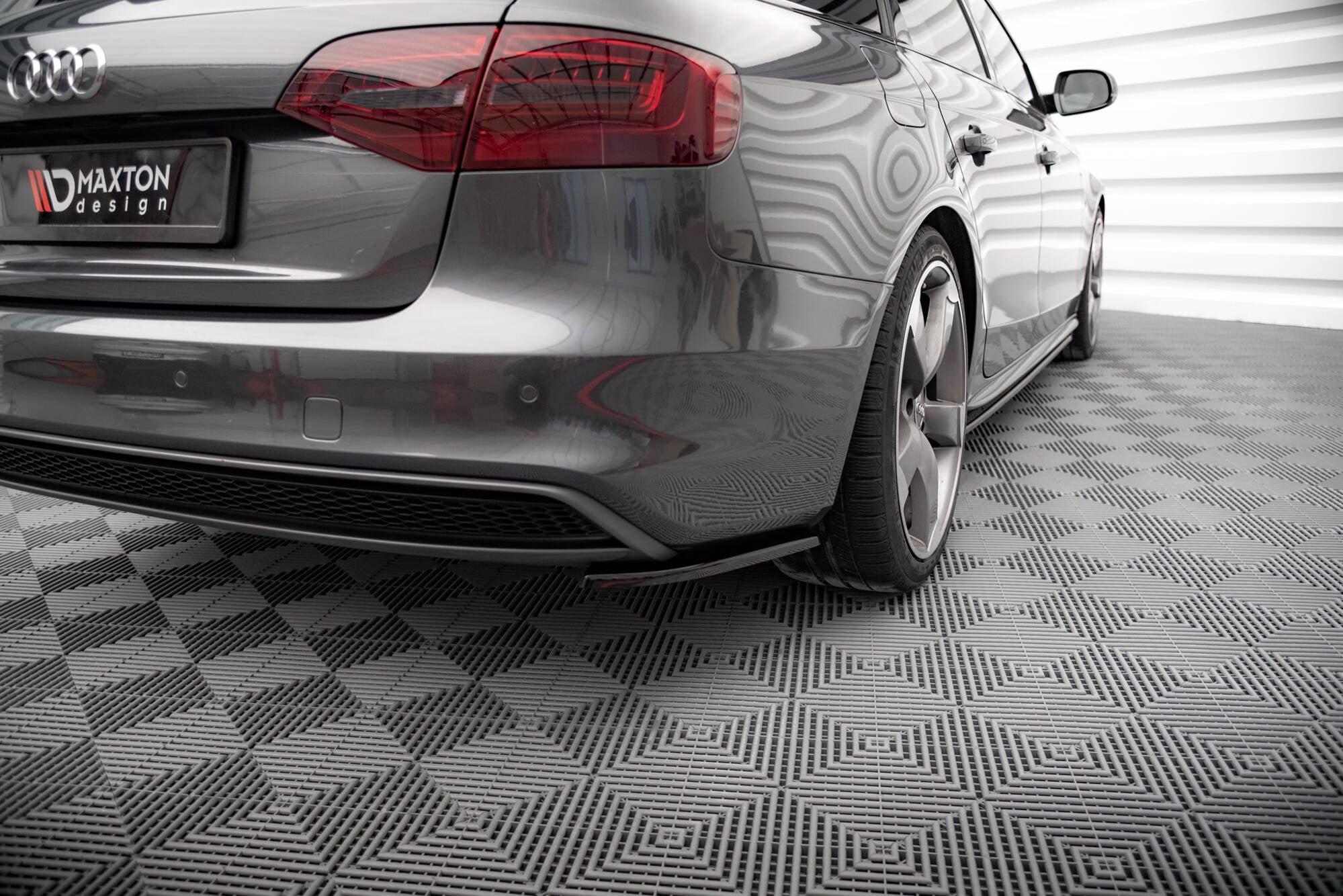 Maxton Design Splitters laterales traseros V.2 para Audi A4 S-Line Avant B8 Facelift - imagen 1