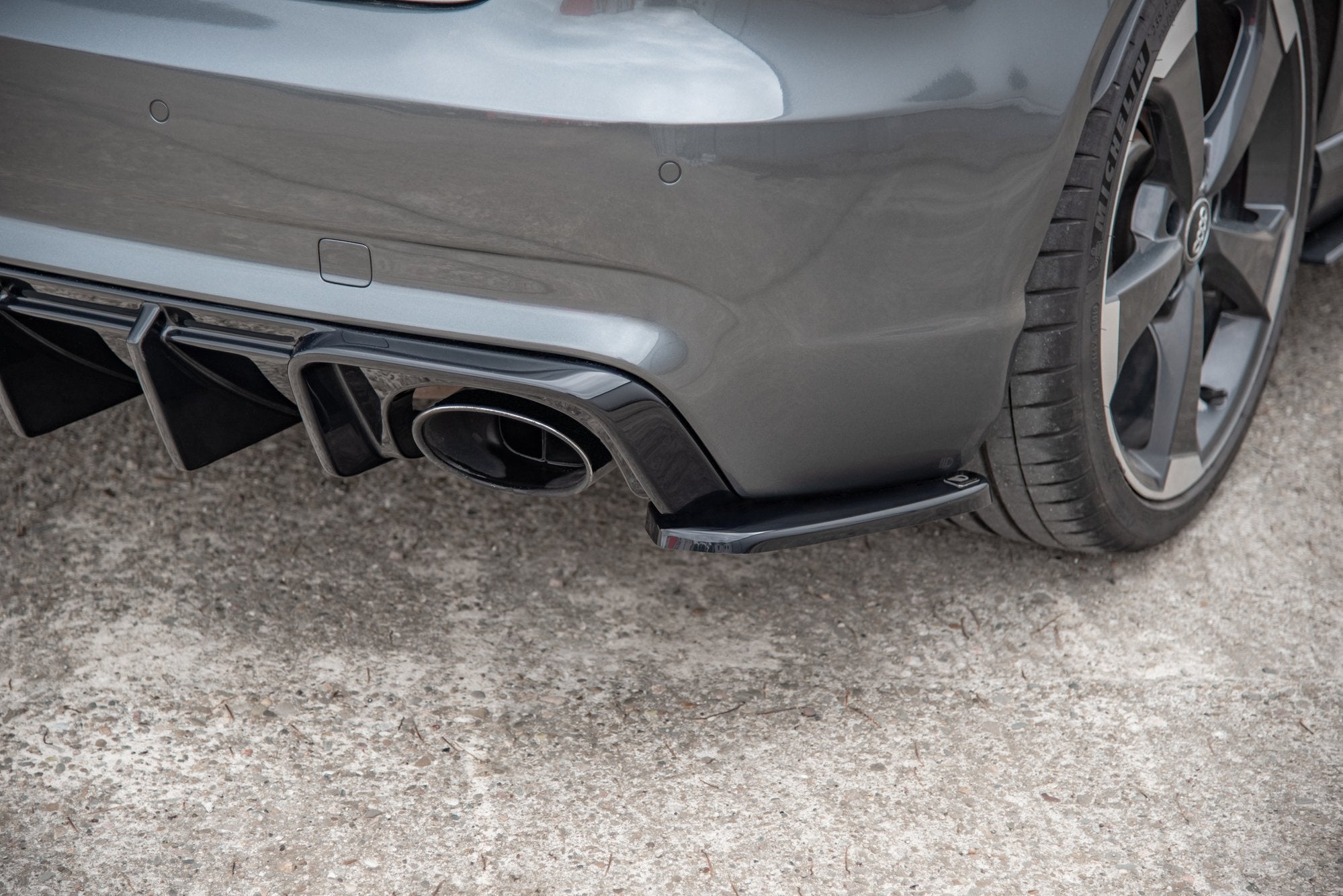 Maxton Design Splitters laterales traseros V.2 para Audi RS3 8V Sportback - imagen 3