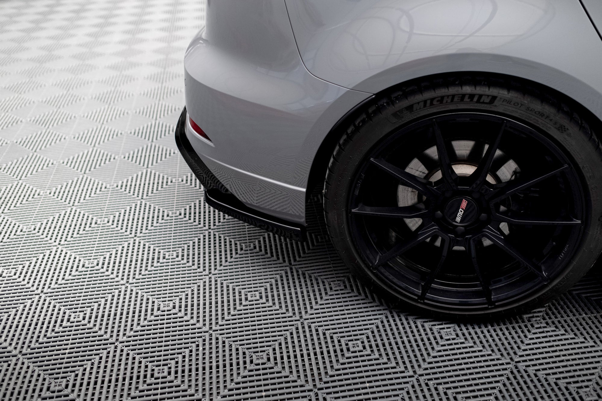 Maxton Design Splitters laterales traseros V.2 para Audi RS3 8V Sportback Facelift - imagen 3