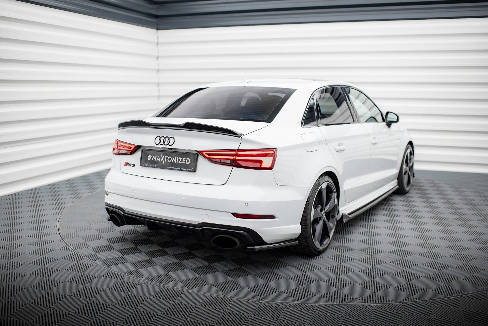 Maxton Design Splitters laterales traseros V.2 para Audi RS3 Sedan 8V Facelift - imagen 2