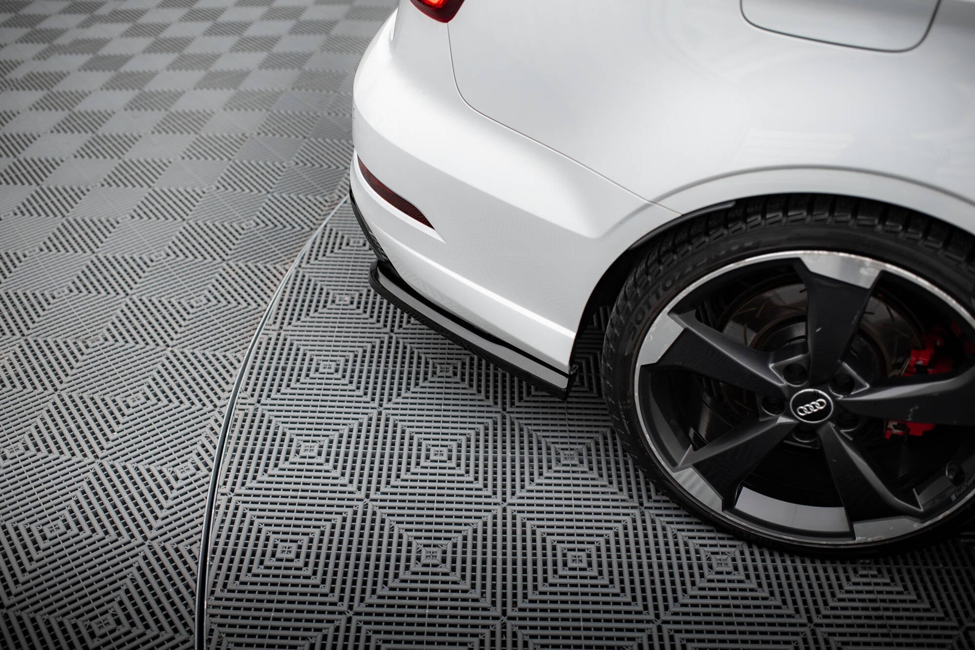 Maxton Design Splitters laterales traseros V.2 para Audi RS3 Sedan 8V Facelift - imagen 3