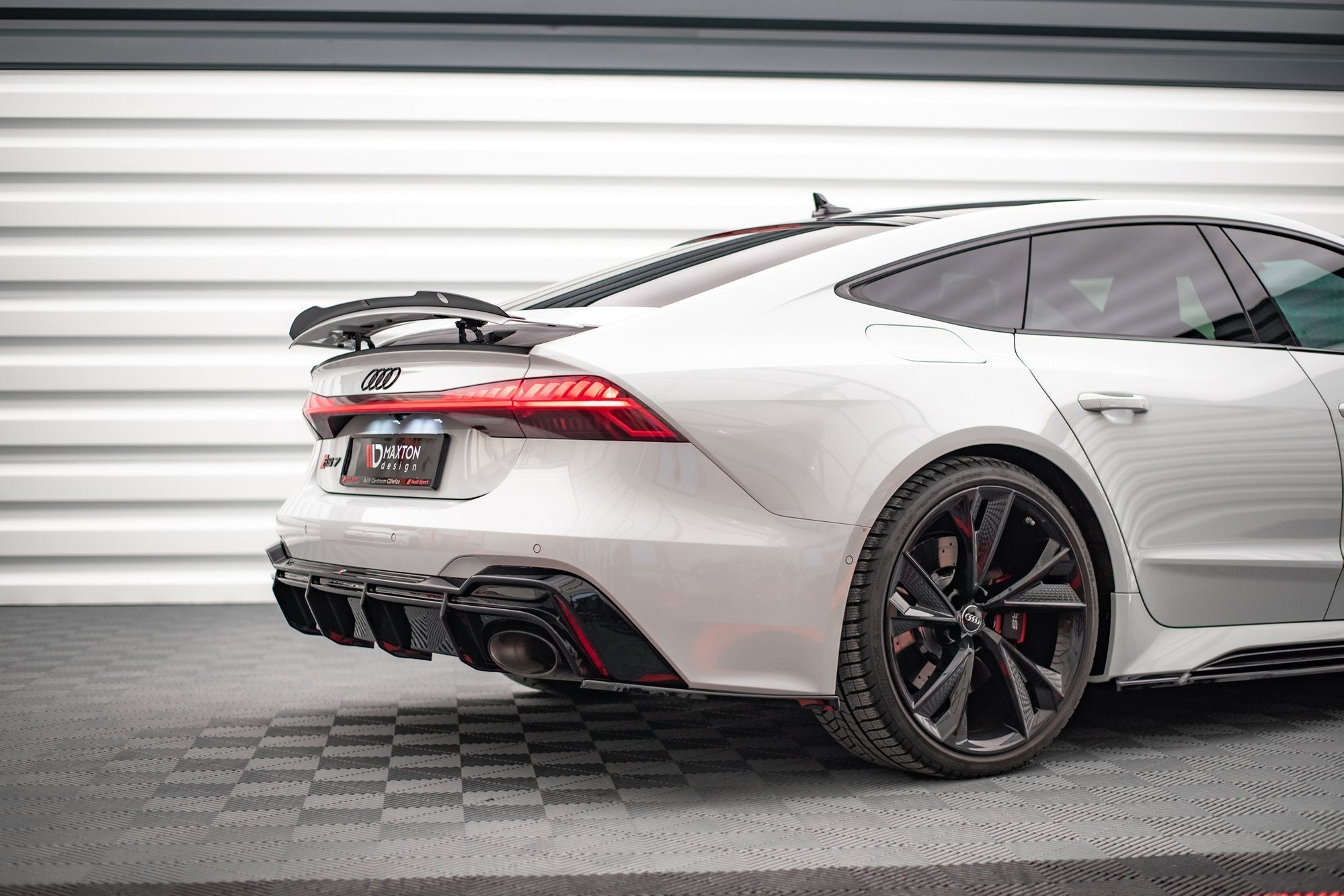 Maxton Design Splitters laterales traseros V.2 para Audi RS7 C8 - imagen 2