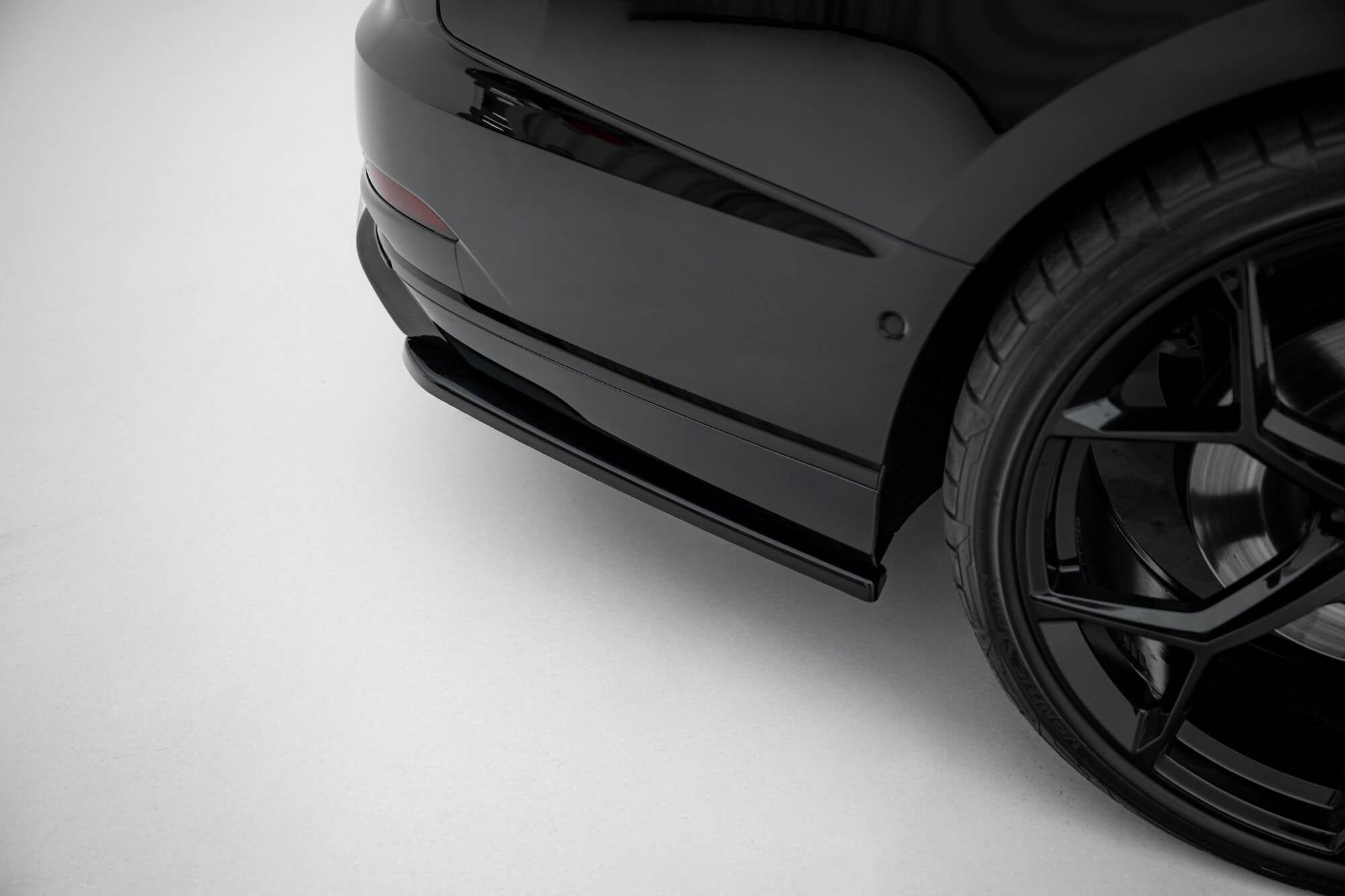 Maxton Design Splitters laterales traseros V.2 para Audi S8 D5 - imagen 4