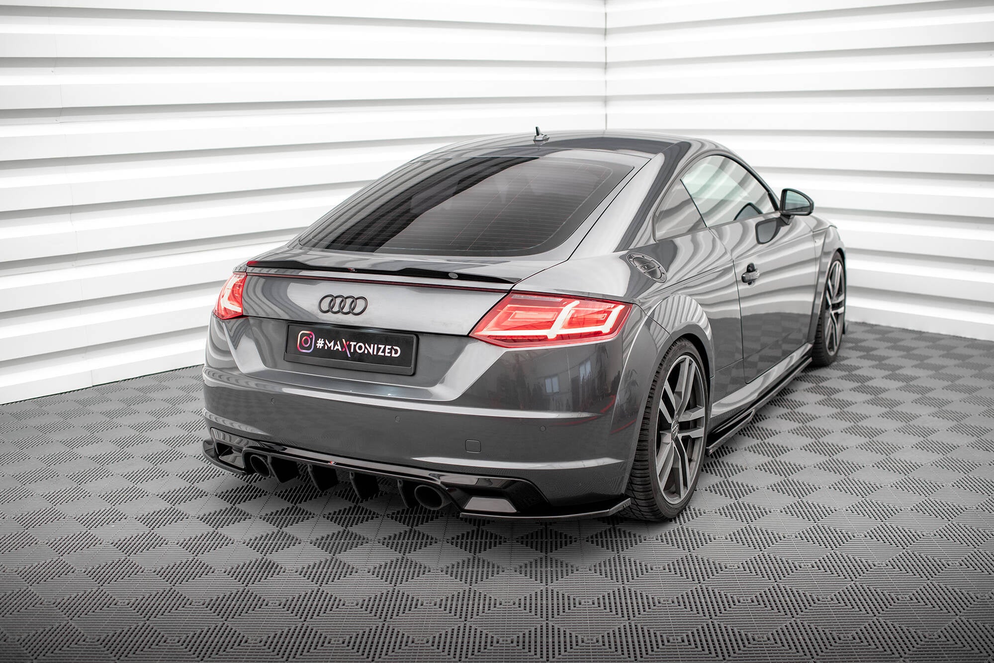 Maxton Design Splitters laterales traseros V.2 para Audi TT S-Line 8S - imagen 3
