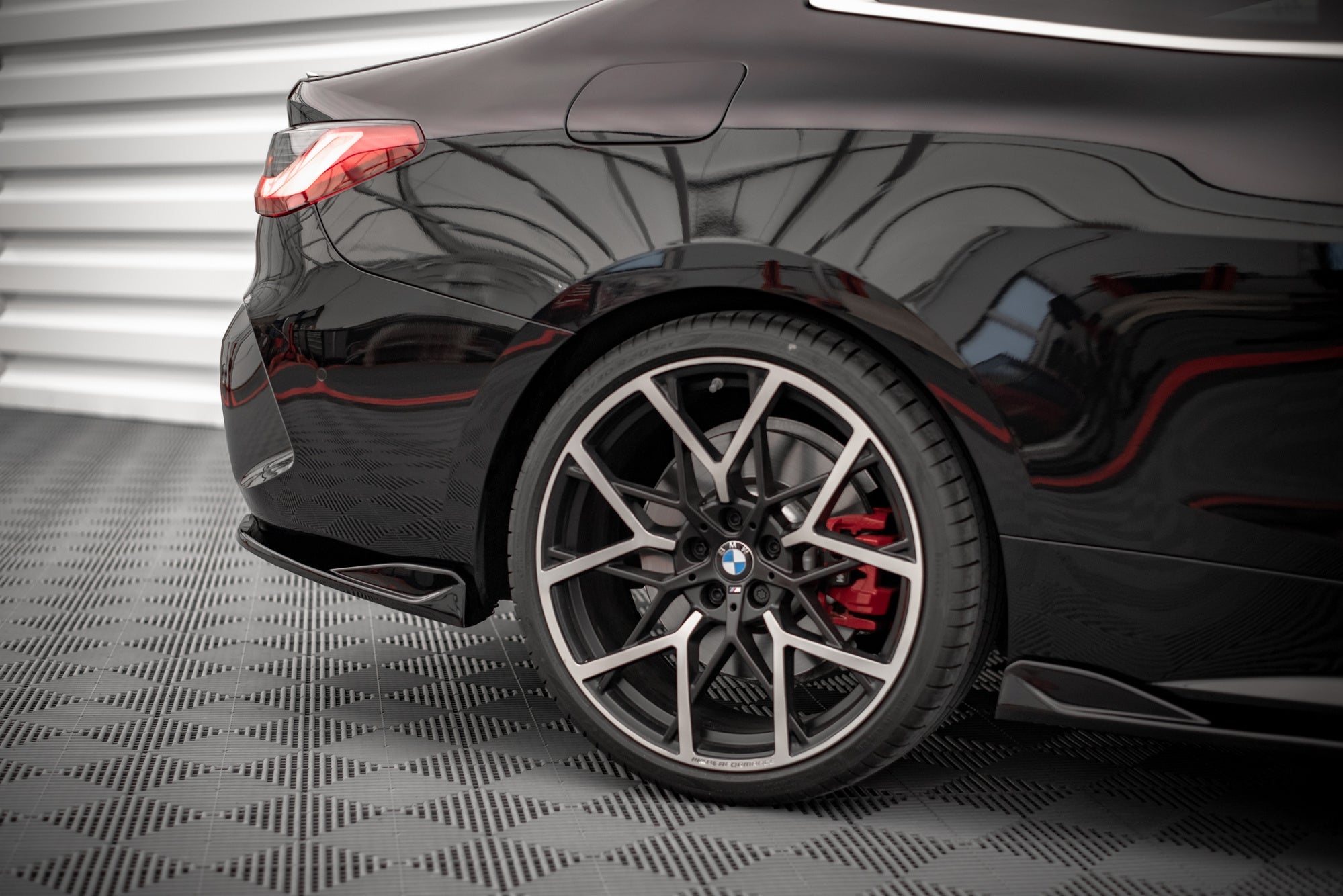 Maxton Design Splitters laterales traseros V.2 para BMW 4 M-Pack G22 / G23 / G22 Facelift / G23 Facelift - imagen 1