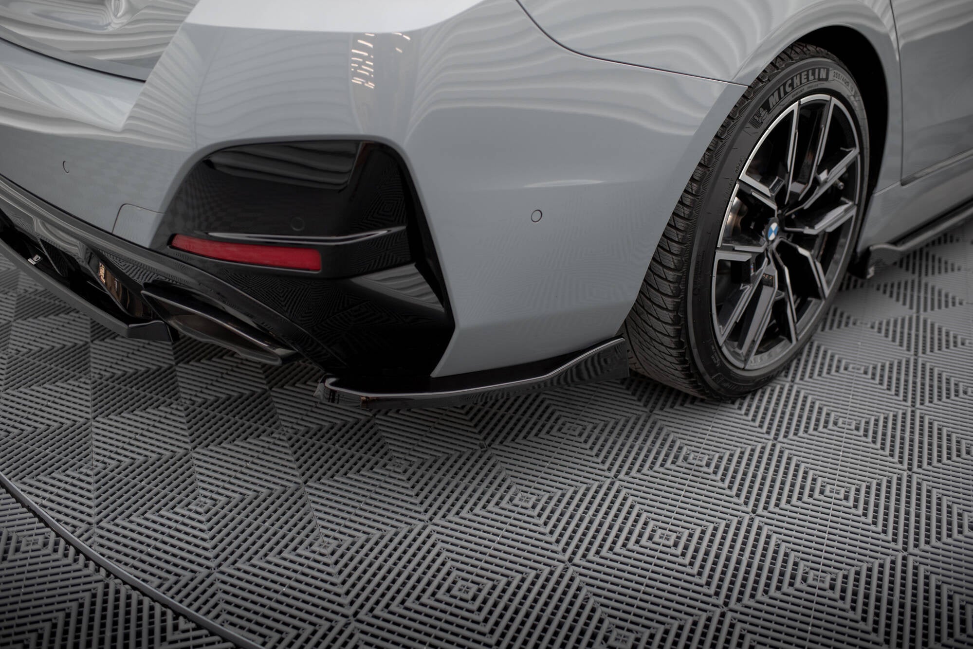 Maxton Design Splitters laterales traseros V.2 para BMW M440i Gran Coupe G26 - imagen 1