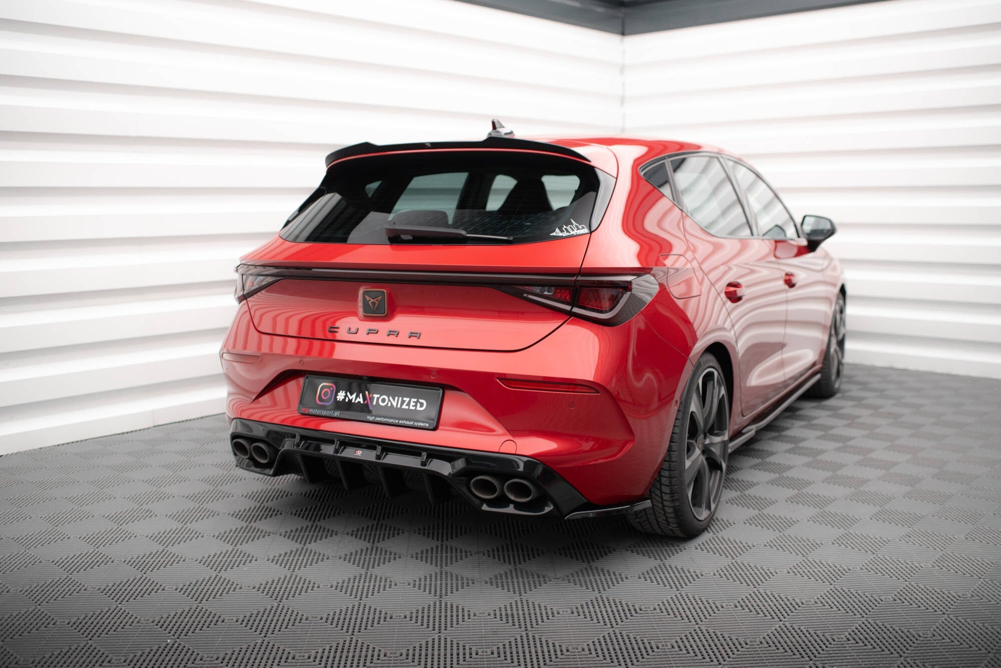 Maxton Design Splitters laterales traseros V.2 para Cupra Leon Hatchback Mk1 - imagen 1