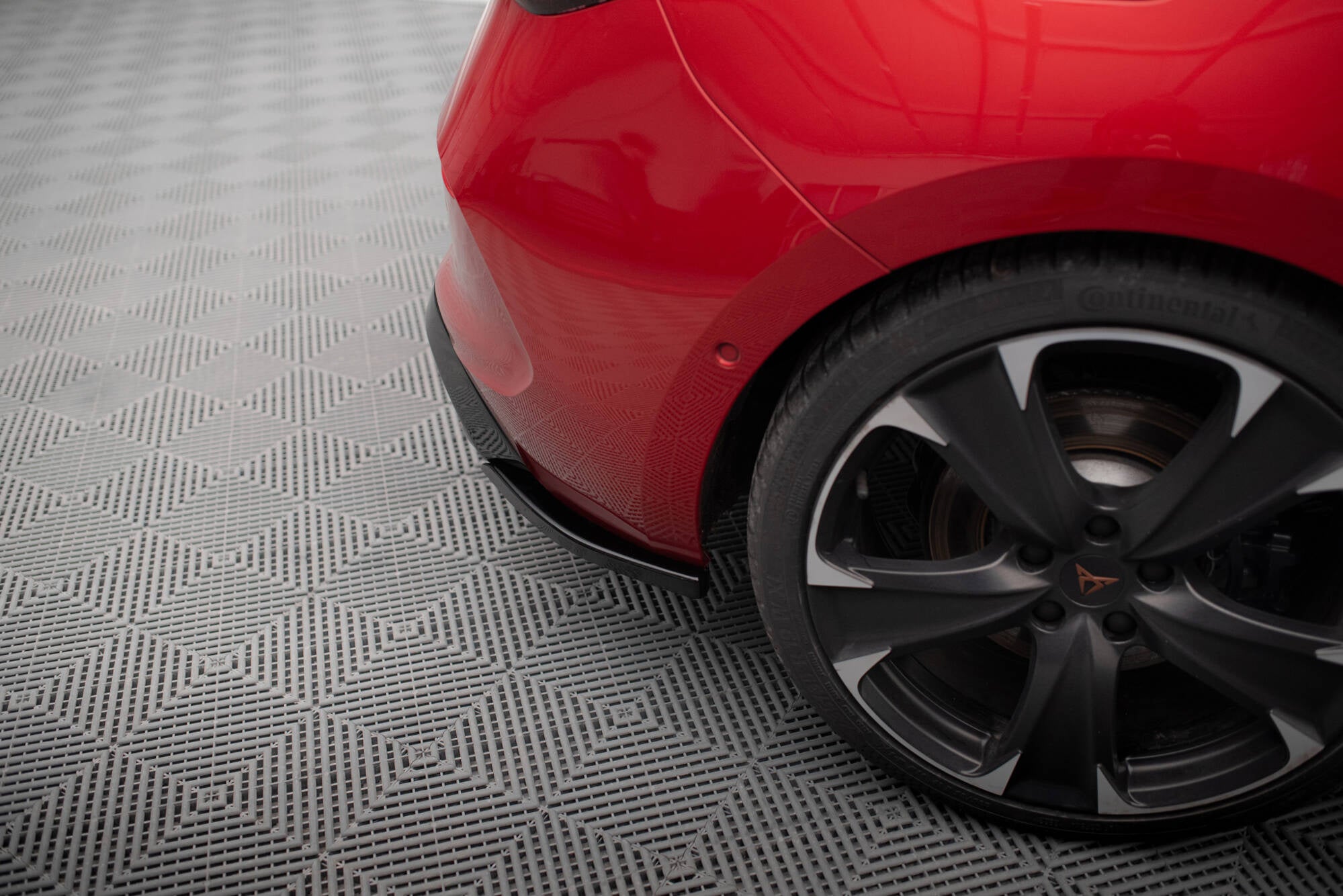 Maxton Design Splitters laterales traseros V.2 para Cupra Leon Hatchback Mk1 - imagen 3