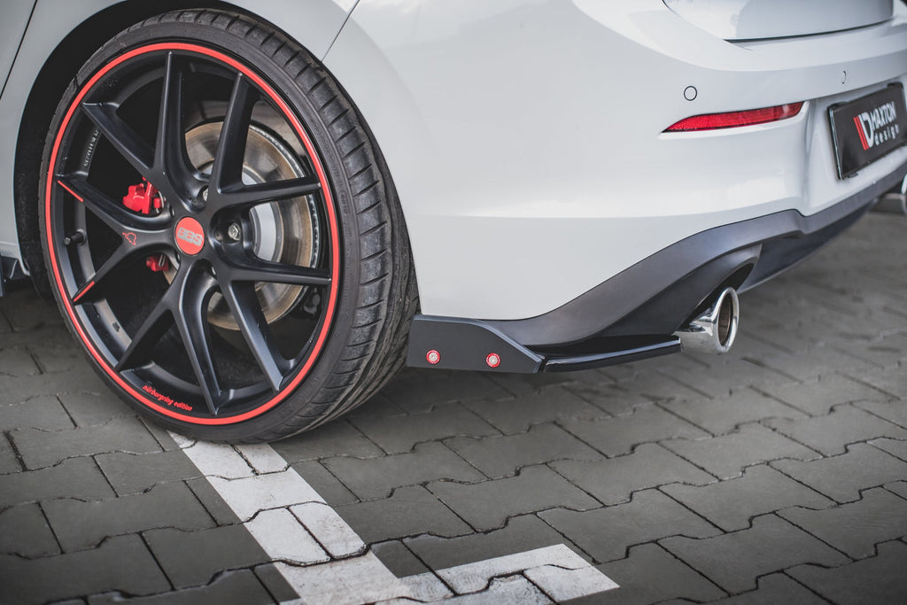 Maxton Design Splitters laterales traseros V.2 + Flaps para Volkswagen Golf GTI / GTE Mk8 - imagen 1