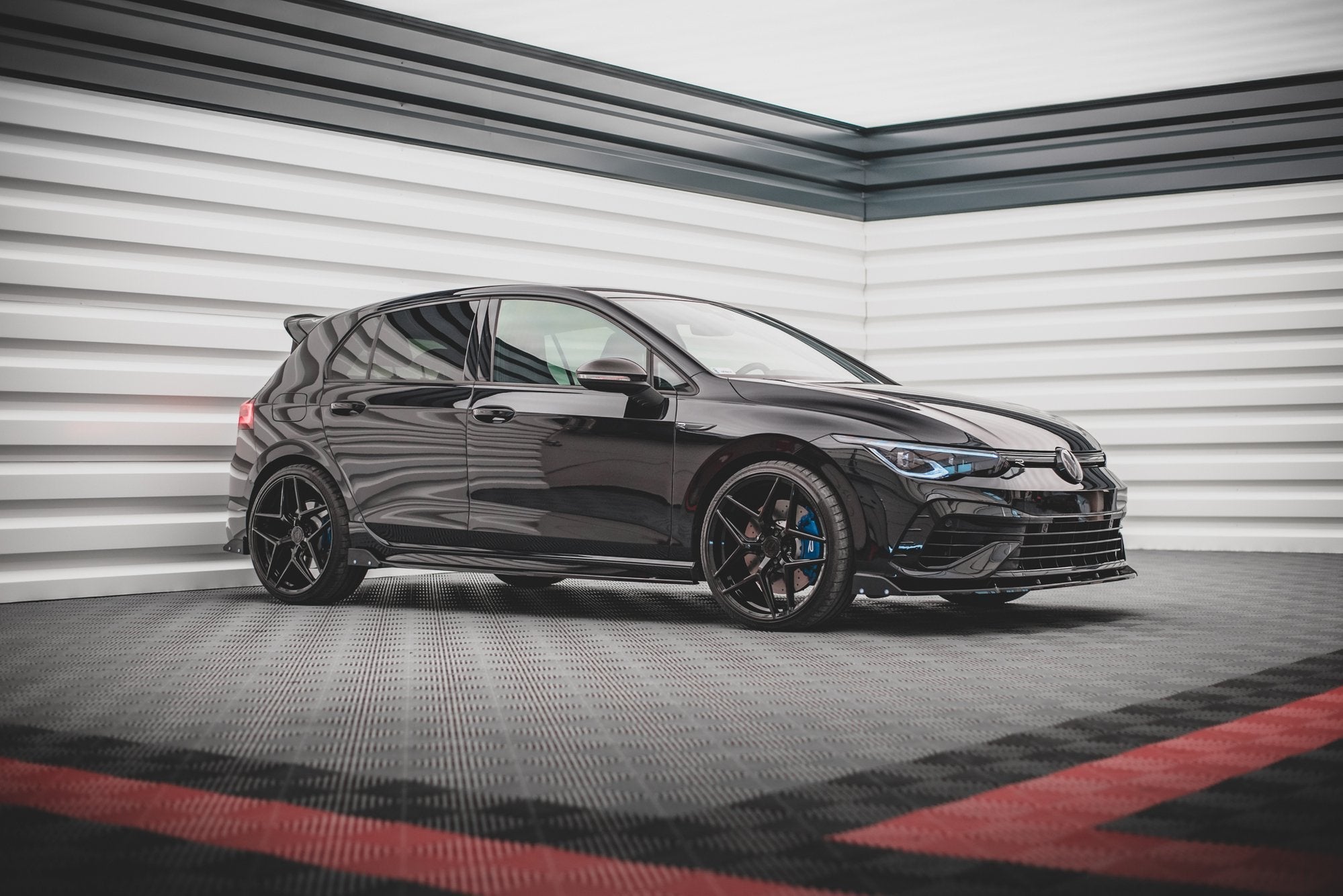 Maxton Design Splitters laterales traseros V.2 + Flaps para Volkswagen Golf R Hatchback Mk8 para only with: VW-GO-8-R-RS1G - imagen 2