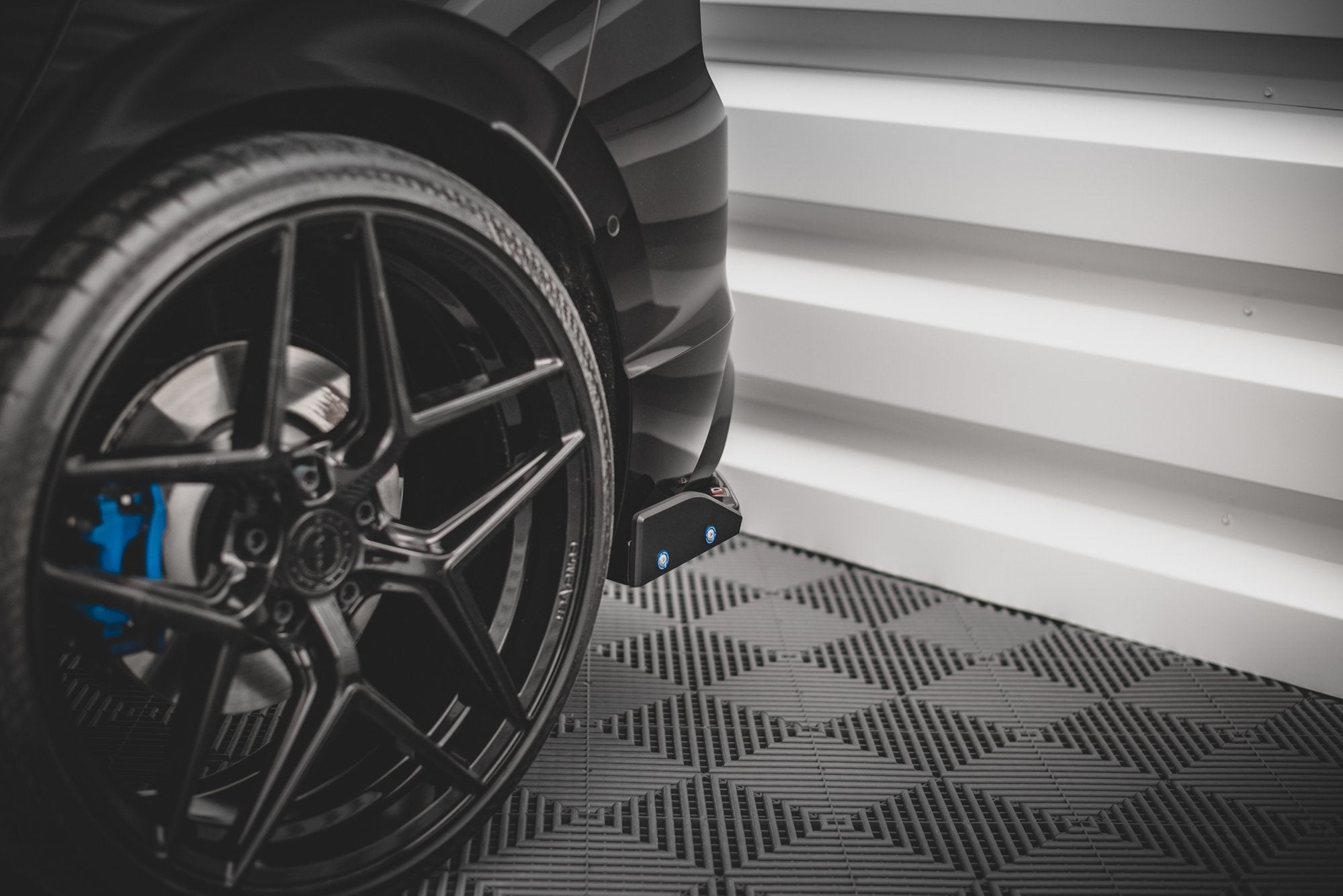 Maxton Design Splitters laterales traseros V.2 + Flaps para Volkswagen Golf R Hatchback Mk8 para only with: VW-GO-8-R-RS1G - imagen 4