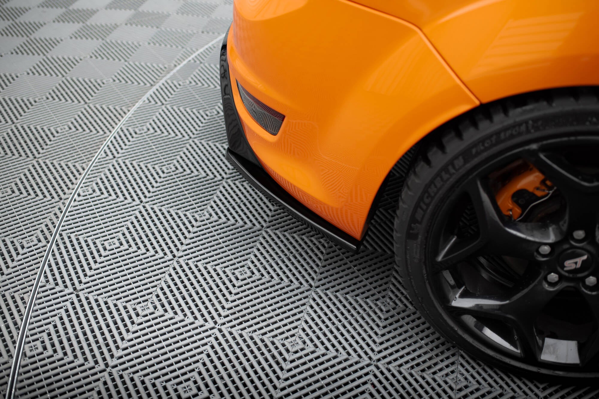 Maxton Design Splitters laterales traseros V.2 para Ford Focus ST Mk2 Facelift - imagen 3