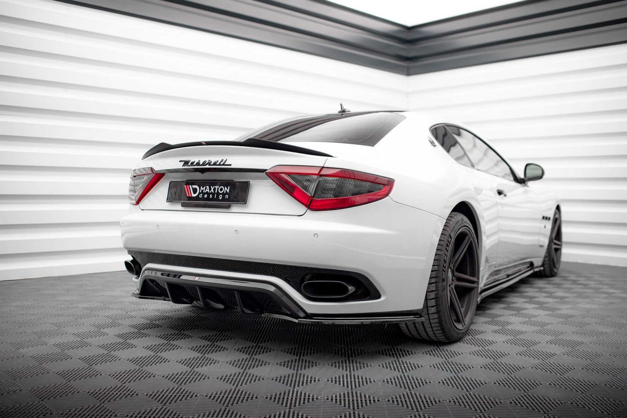 Maxton Design Splitters laterales traseros V.2 para Maserati Granturismo Mk1 - imagen 3