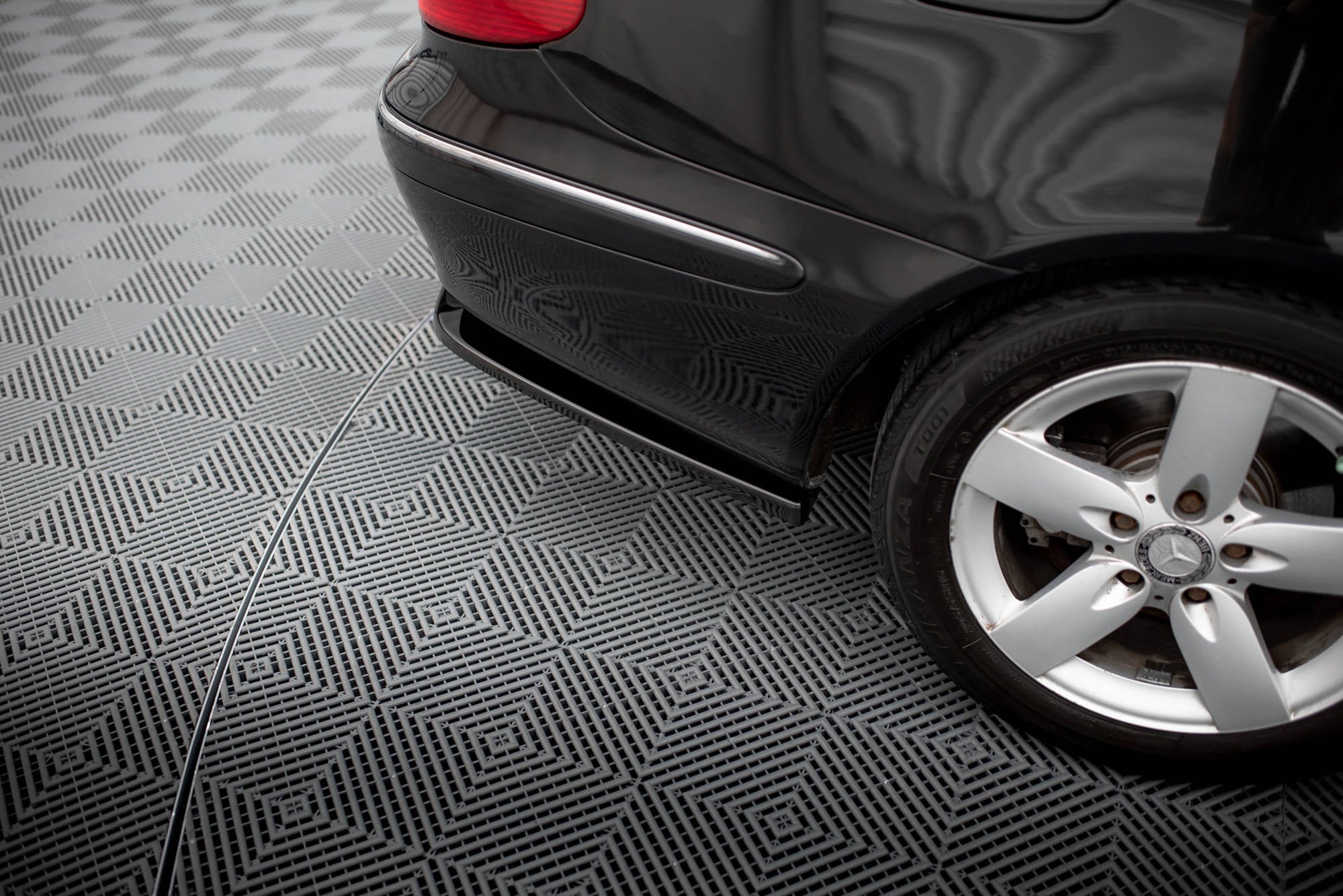 Maxton Design Splitters laterales traseros V.2 para Mercedes-Benz CLK W209 - imagen 2