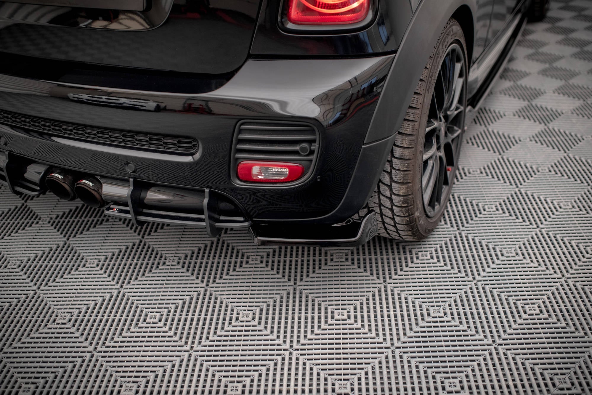 Maxton Design Splitters laterales traseros V.2 para Mini Cooper John Cooper Works R56 - imagen 1