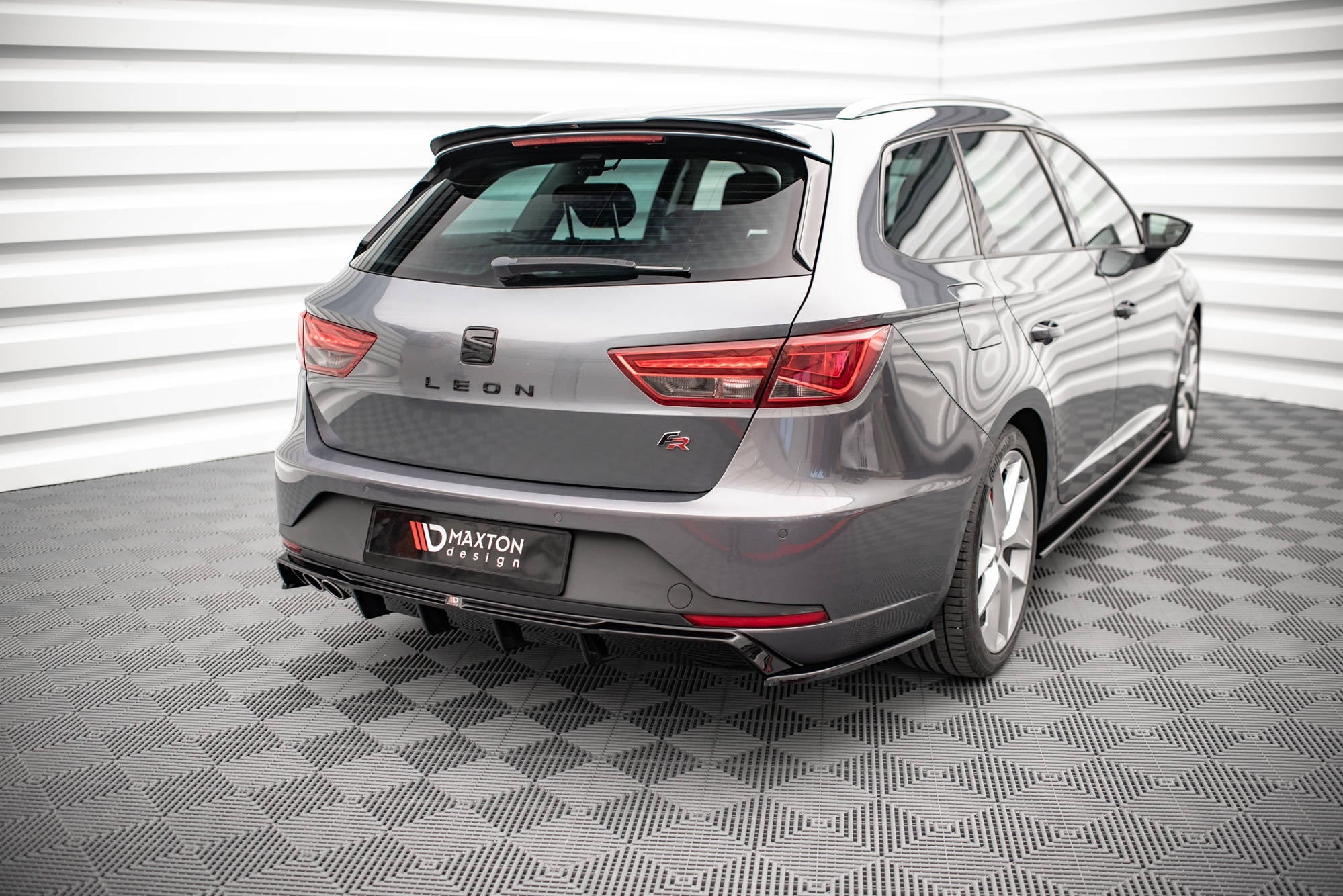 Maxton Design Splitters laterales traseros V.2 para Seat Leon FR Sportstourer Mk3 - imagen 1