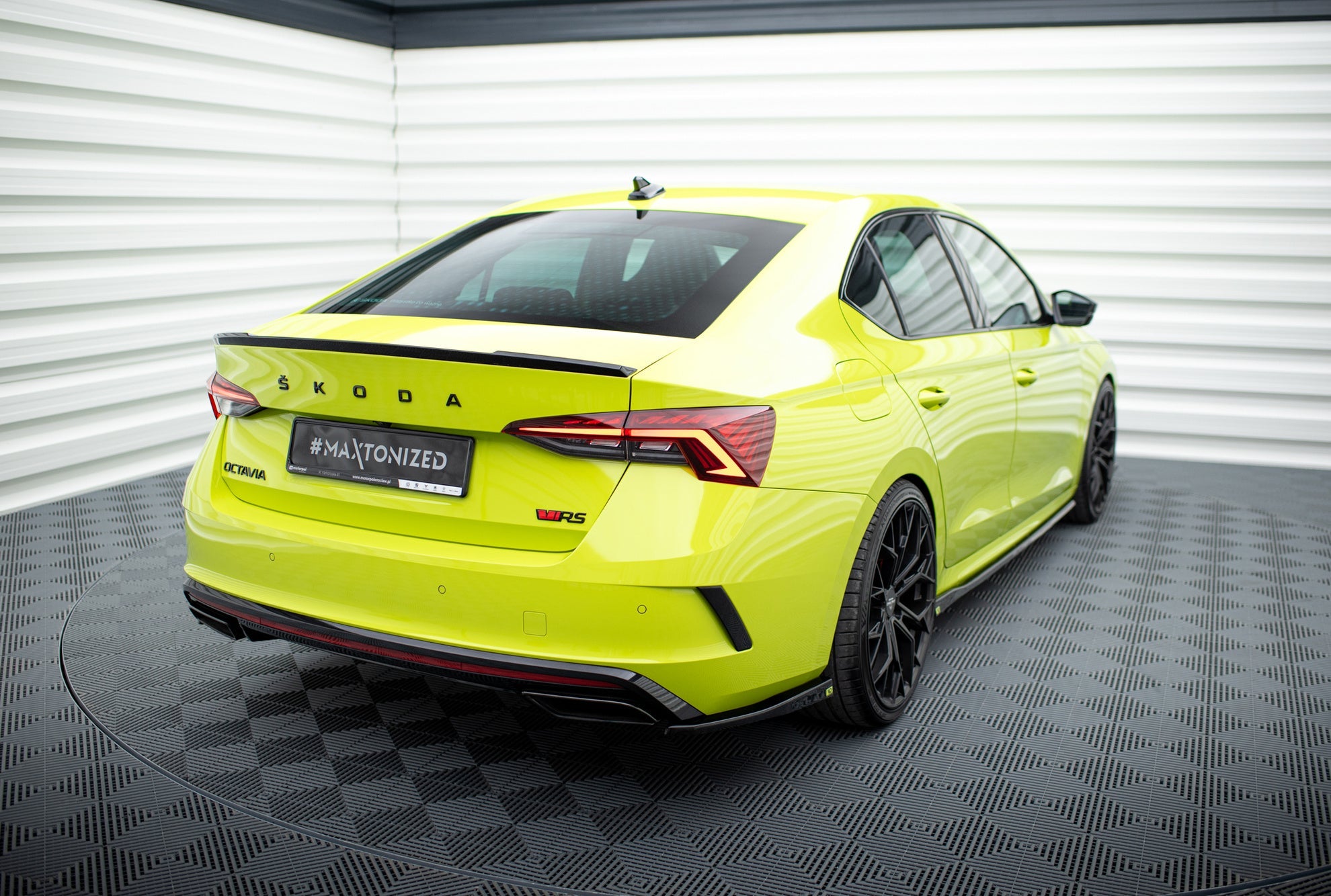 Maxton Design Splitters laterales traseros V.2 para Skoda Octavia RS Combi / Liftback Mk4 / Mk4 Facelift - imagen 2