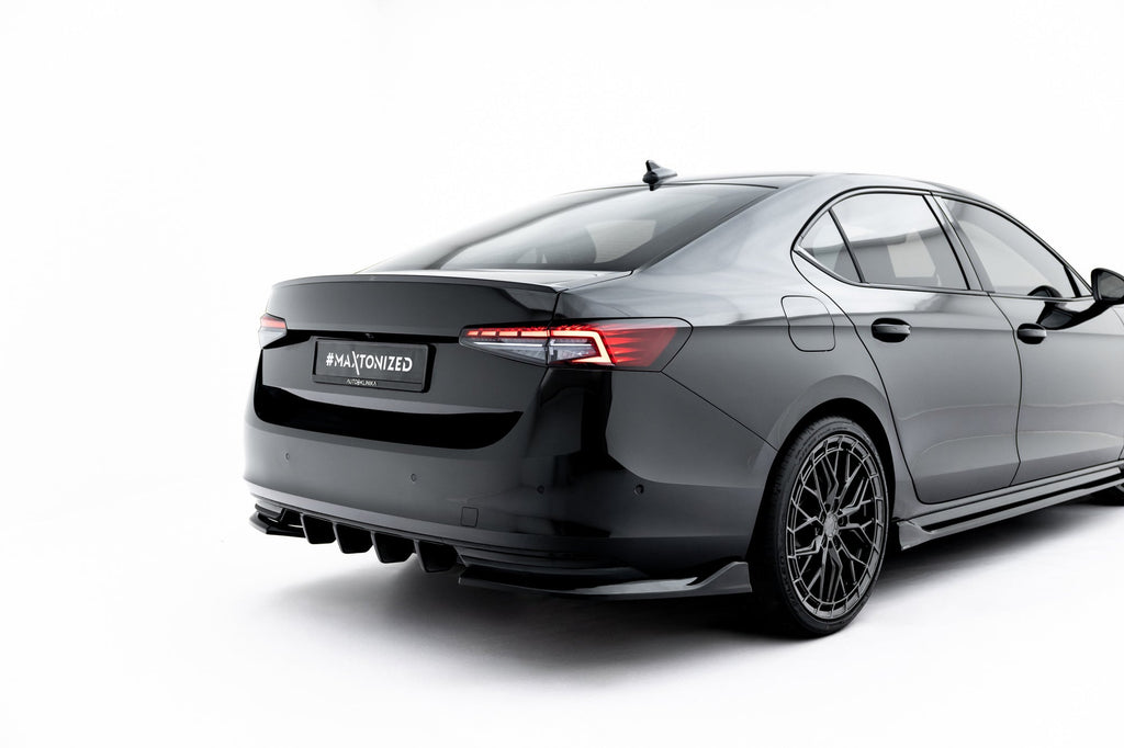 Maxton Design Splitters laterales traseros V.2 para Skoda Superb Sportline Mk4 - imagen 2