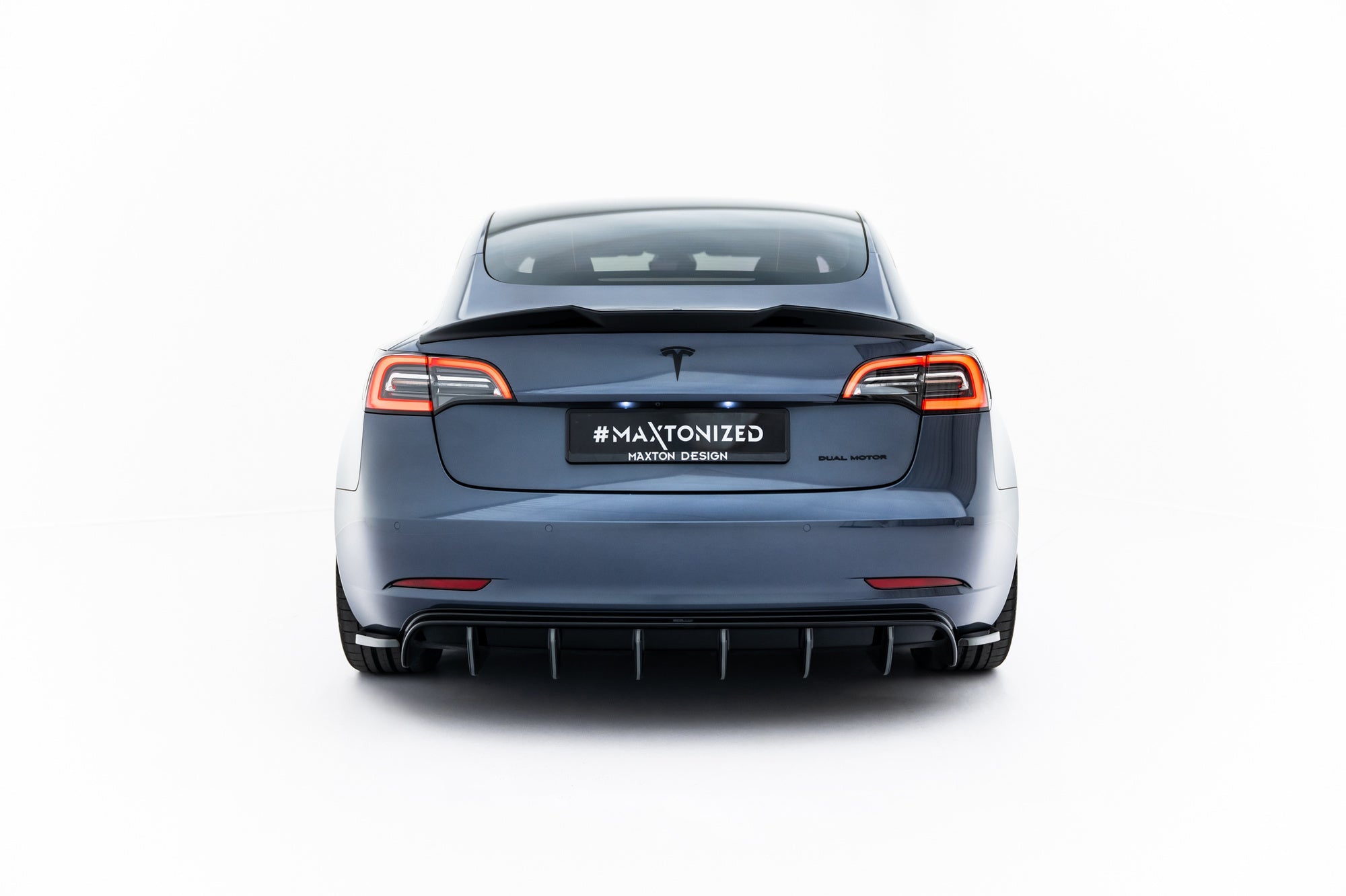 Maxton Design Splitters laterales traseros V.2 para Tesla Model 3 - imagen 2