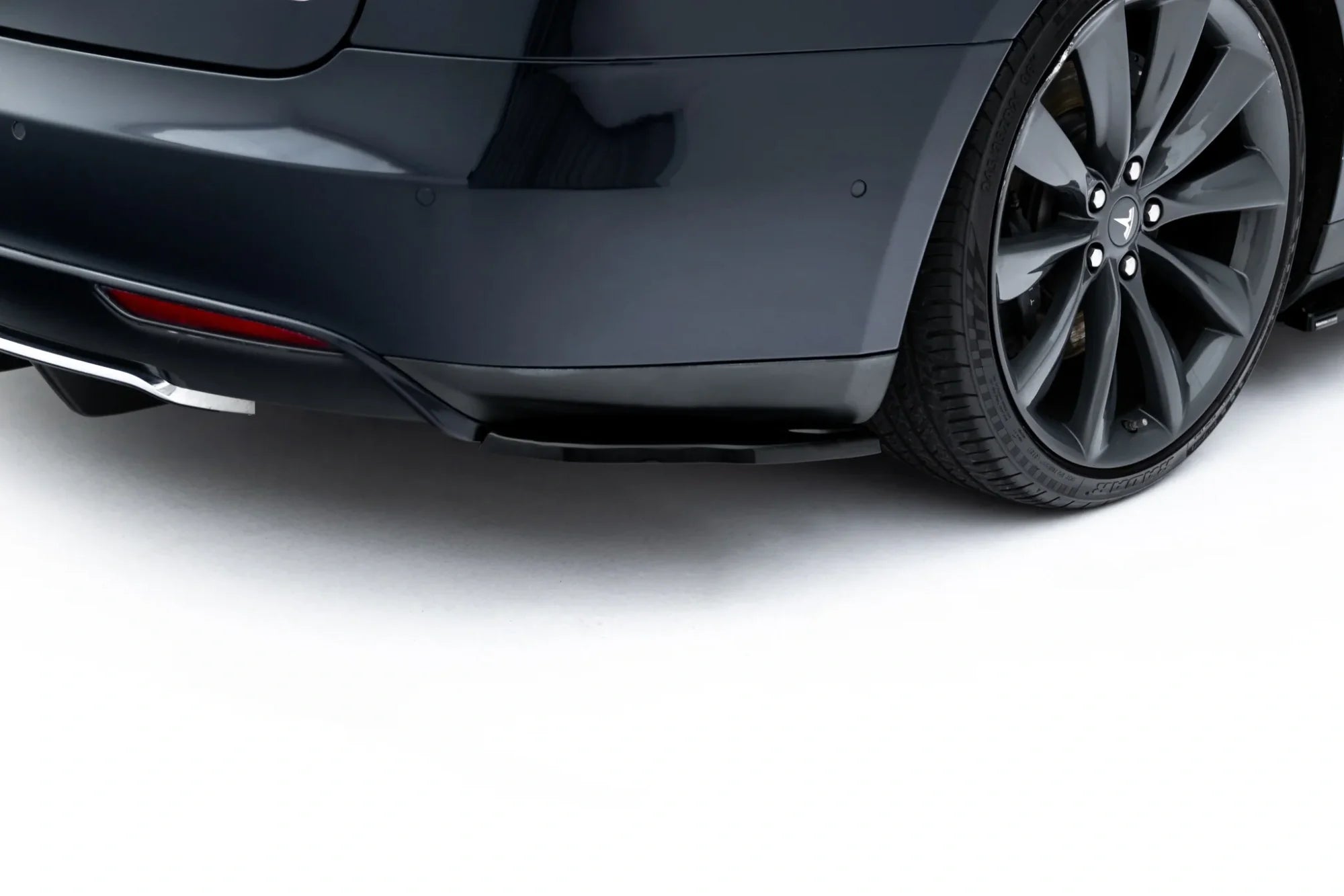 Maxton Design Splitters laterales traseros V.2 para Tesla Model S Mk1 - imagen 3