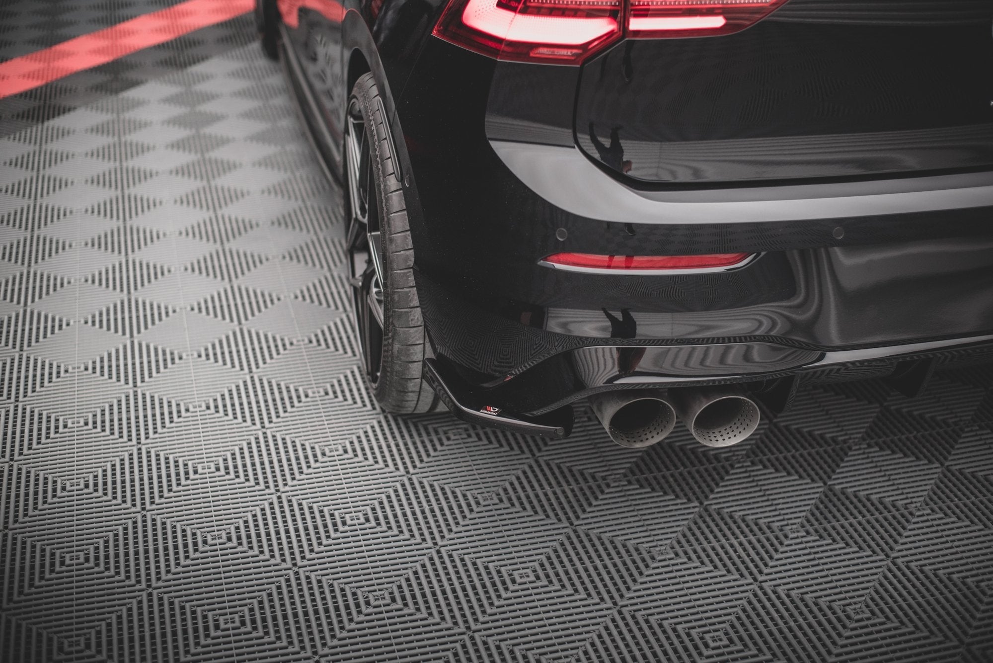 Maxton Design Splitters laterales traseros V.2 para Volkswagen Golf R Hatchback Mk8 - imagen 5